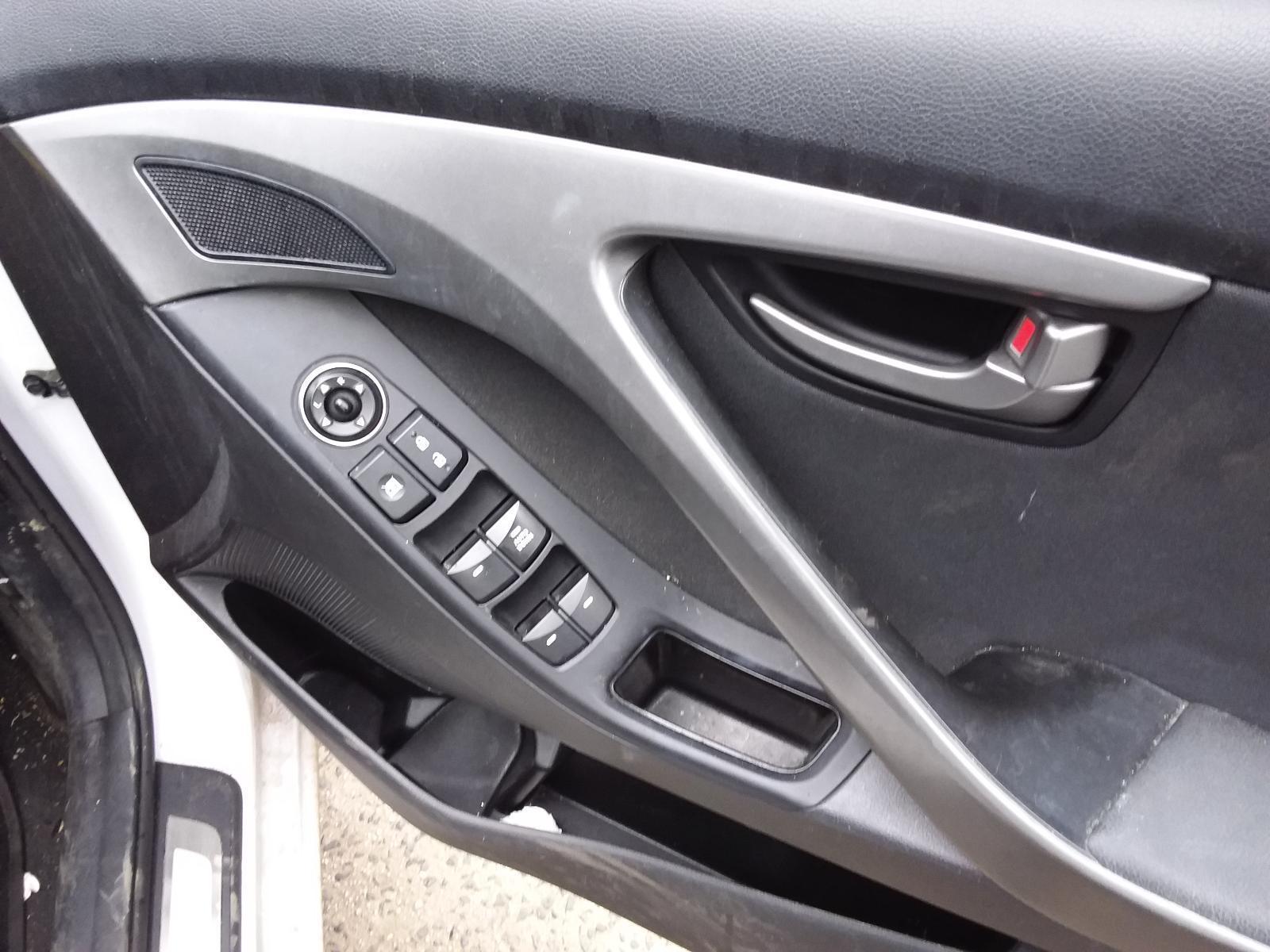 View Auto part Seatbelt/Stalk Hyundai Elantra 2015