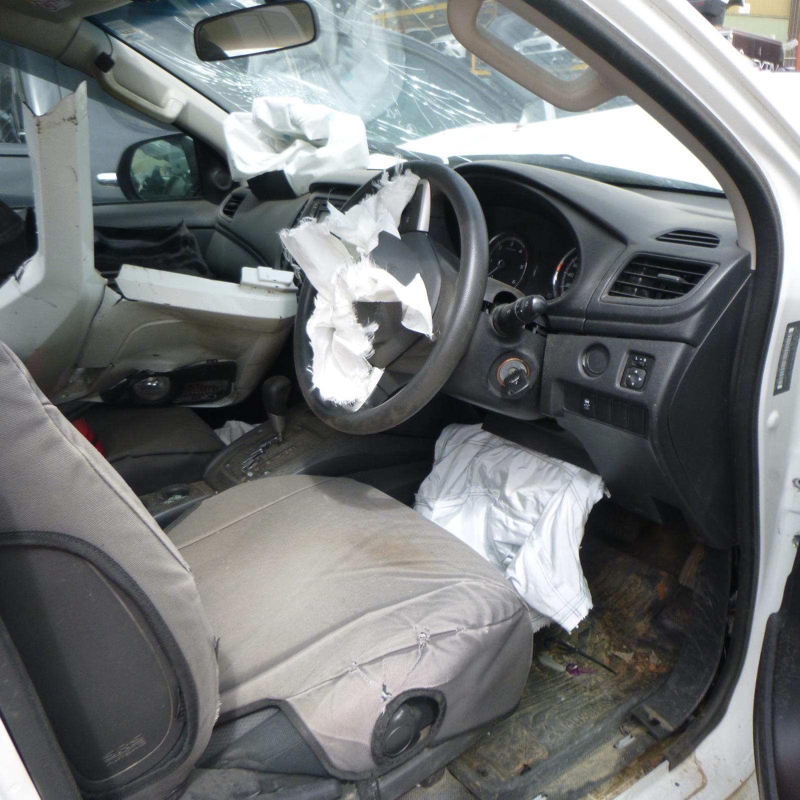 View Auto part Ecu Mitsubishi Triton 2021