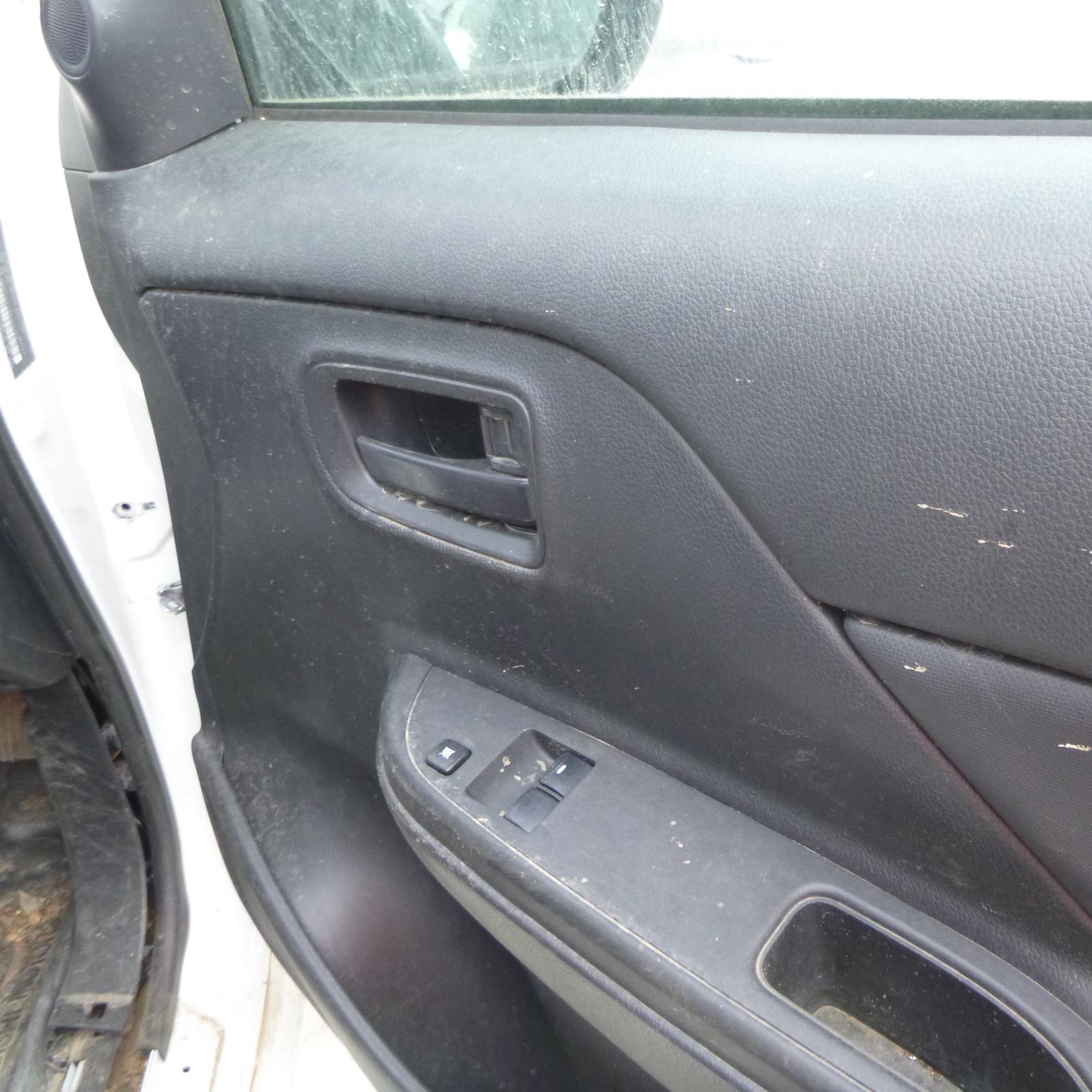 View Auto part Ecu Mitsubishi Triton 2021