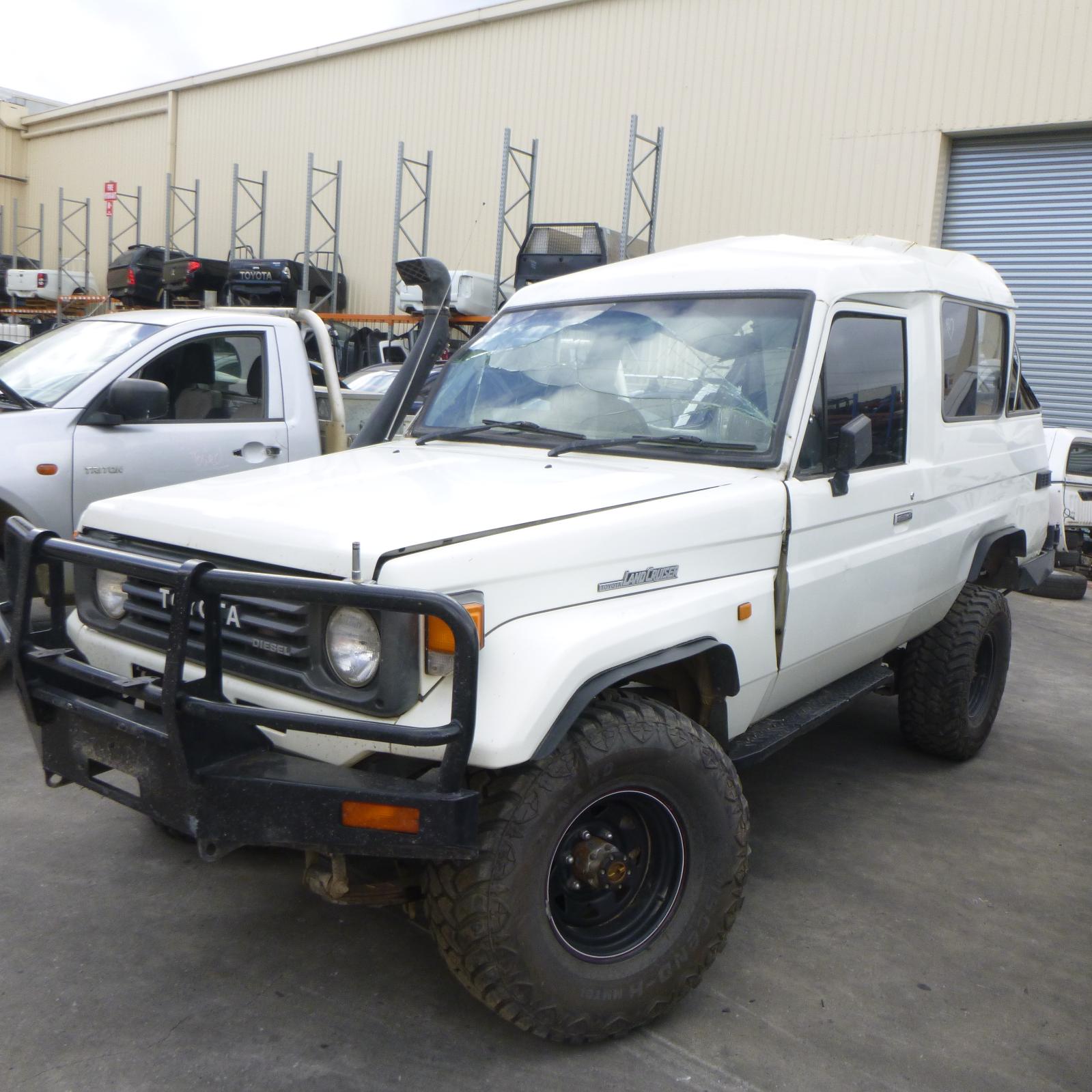 View Auto part Heater Fan Motor Toyota Landcruiser 1994