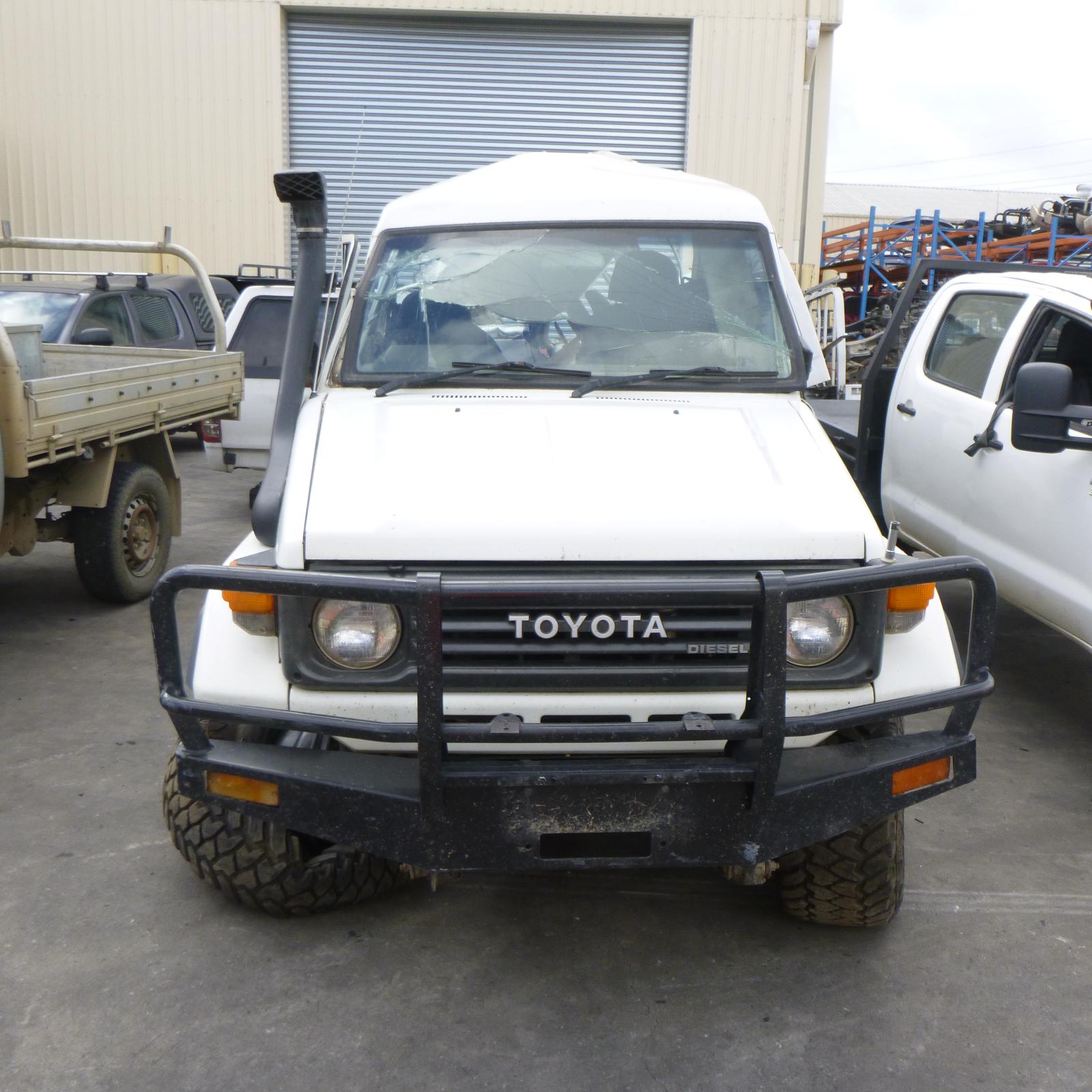 View Auto part Heater Fan Motor Toyota Landcruiser 1994