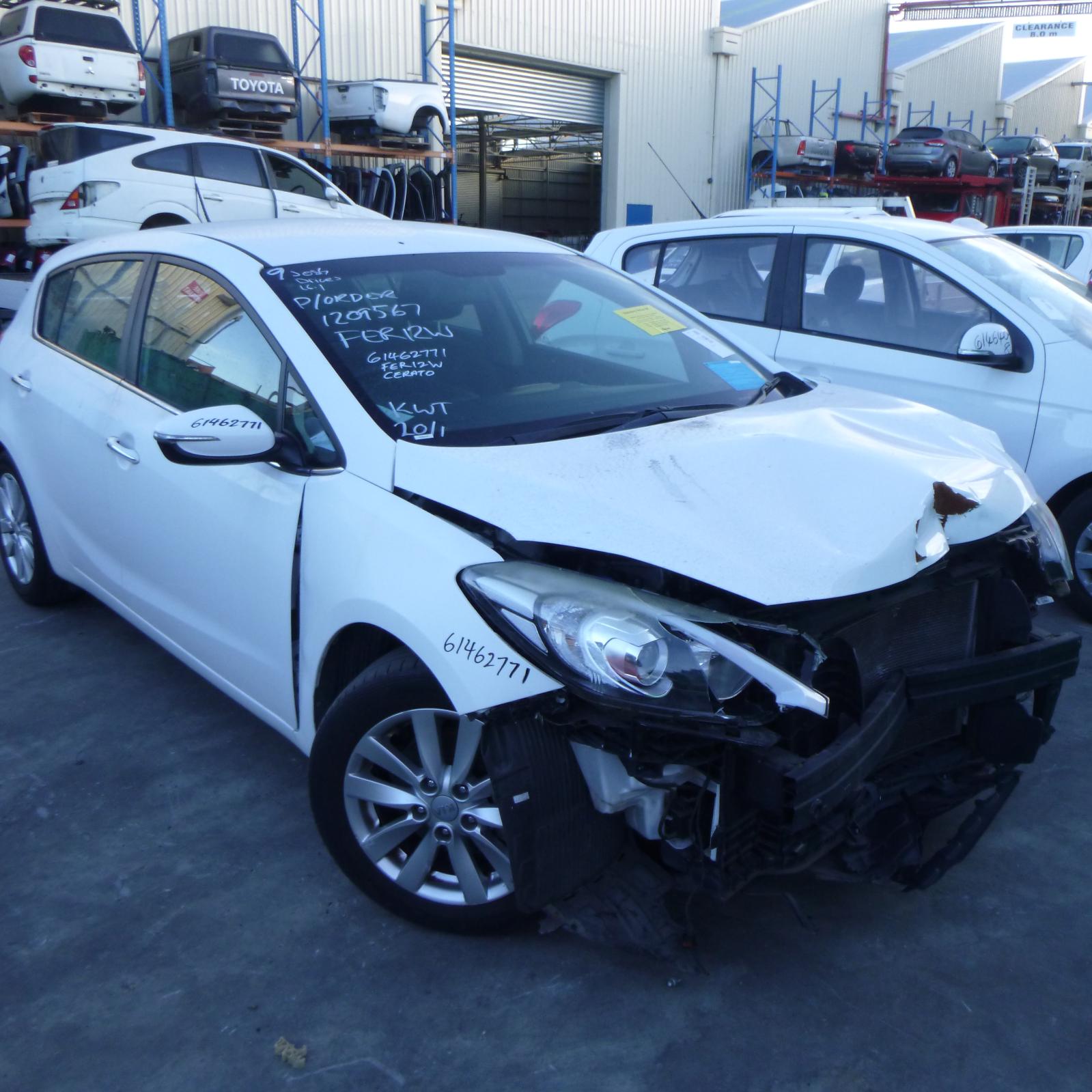 View Auto part Fuel Pump Kia Cerato 2014