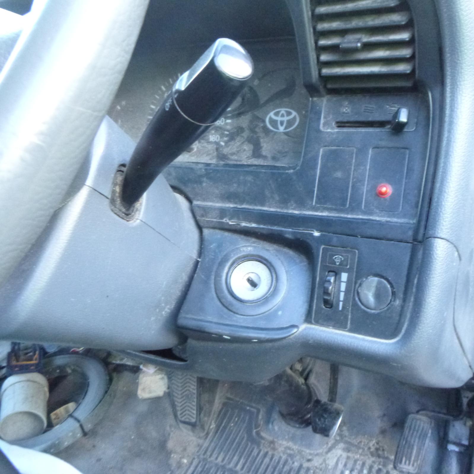 View Auto part Left Headlamp Toyota Hiace 2002