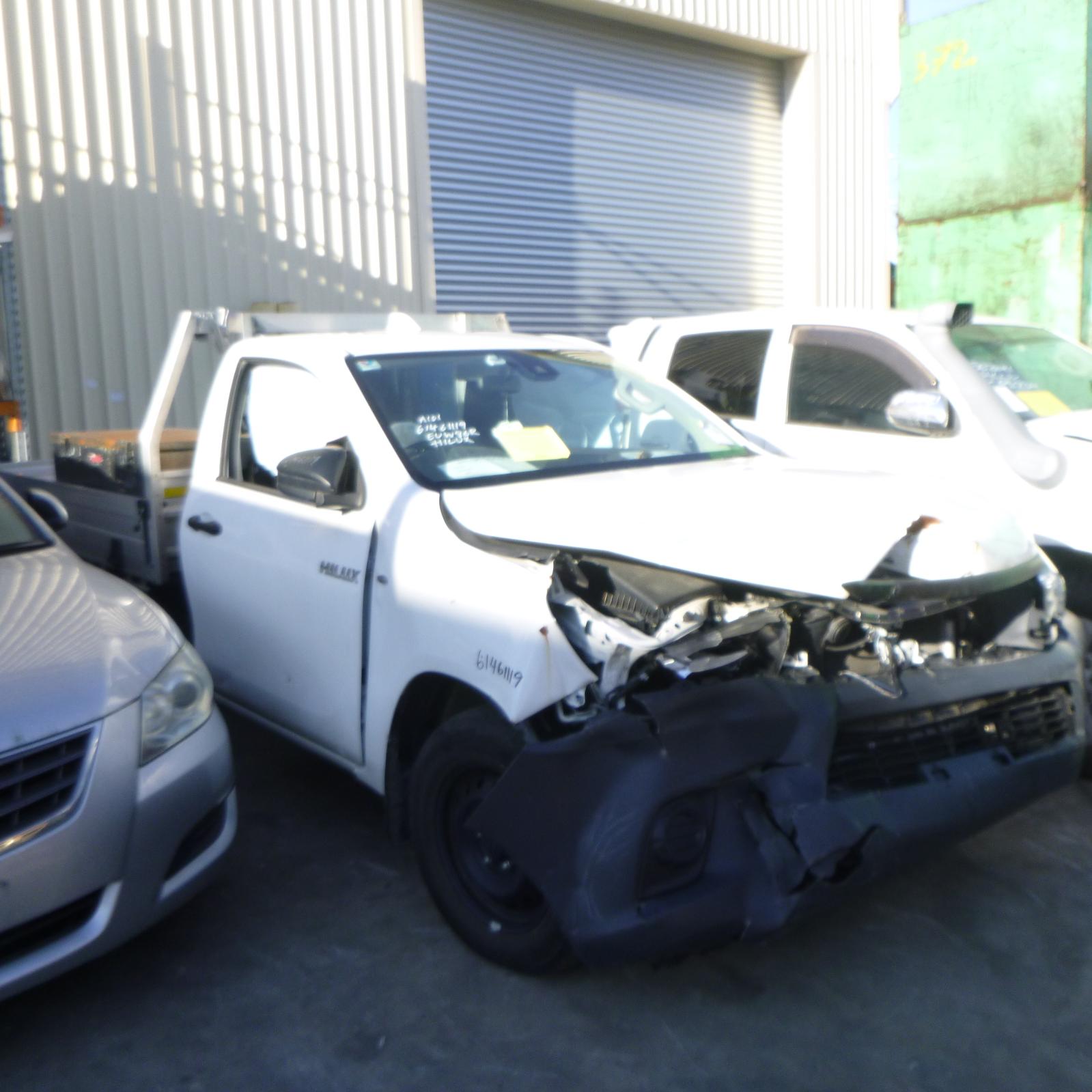 View Auto part Grille Toyota Hilux 2022