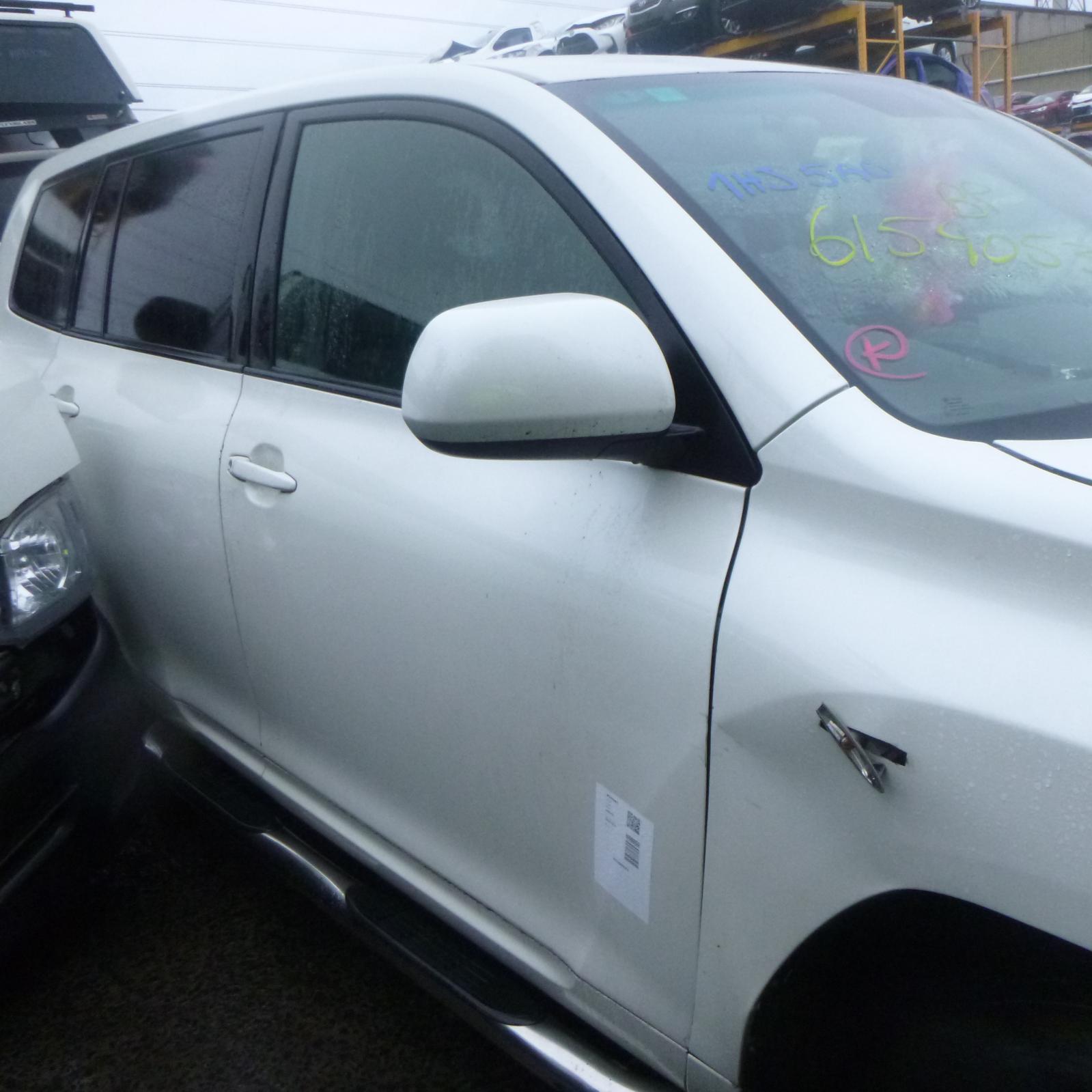 View Auto part Fuel Pump Toyota Kluger 2008