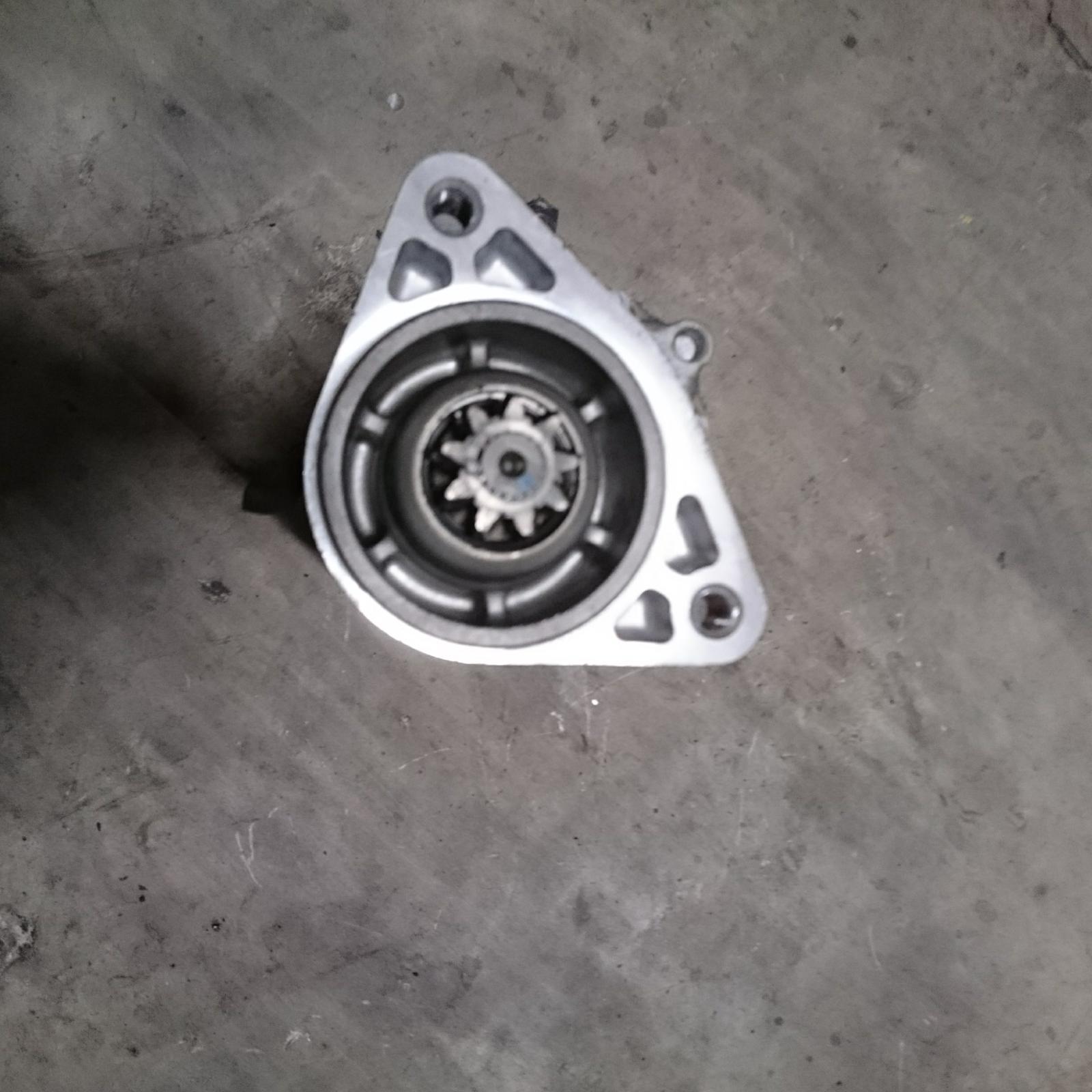 View Auto part Starter Toyota Hilux 2015