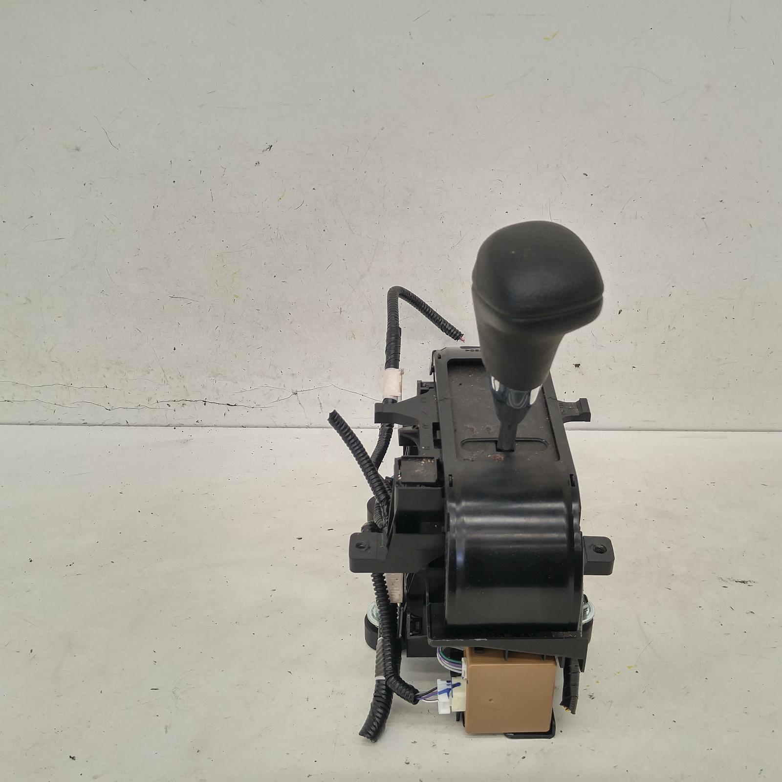 View Auto part Gear Stick/Shifter Toyota Hilux 2015