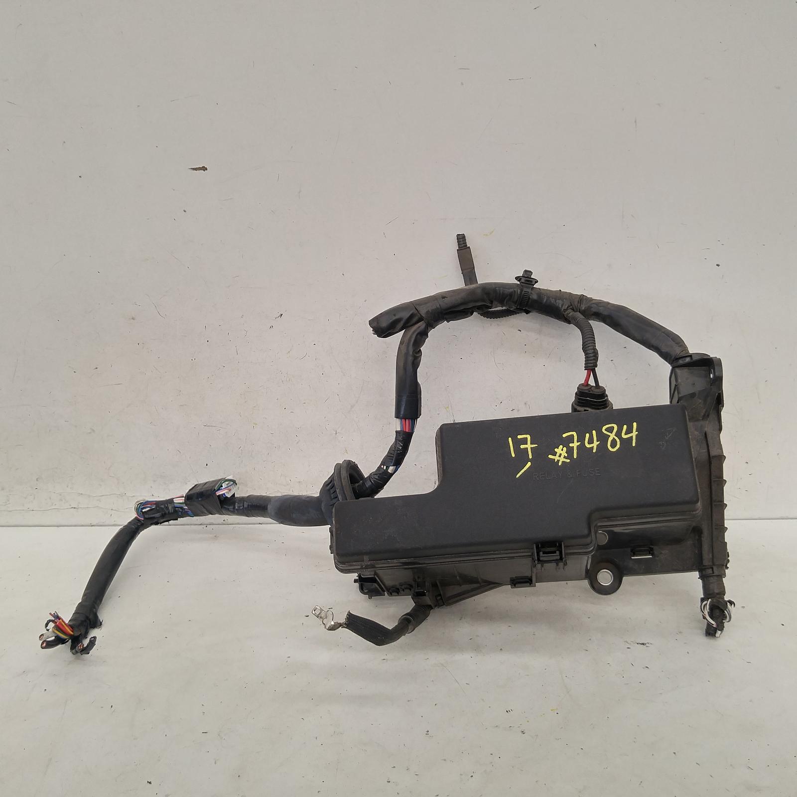 View Auto part Fuse Box Toyota Hilux 2015