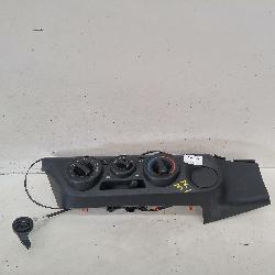 View Auto part Heater/Ac Controls Toyota Hilux 2015