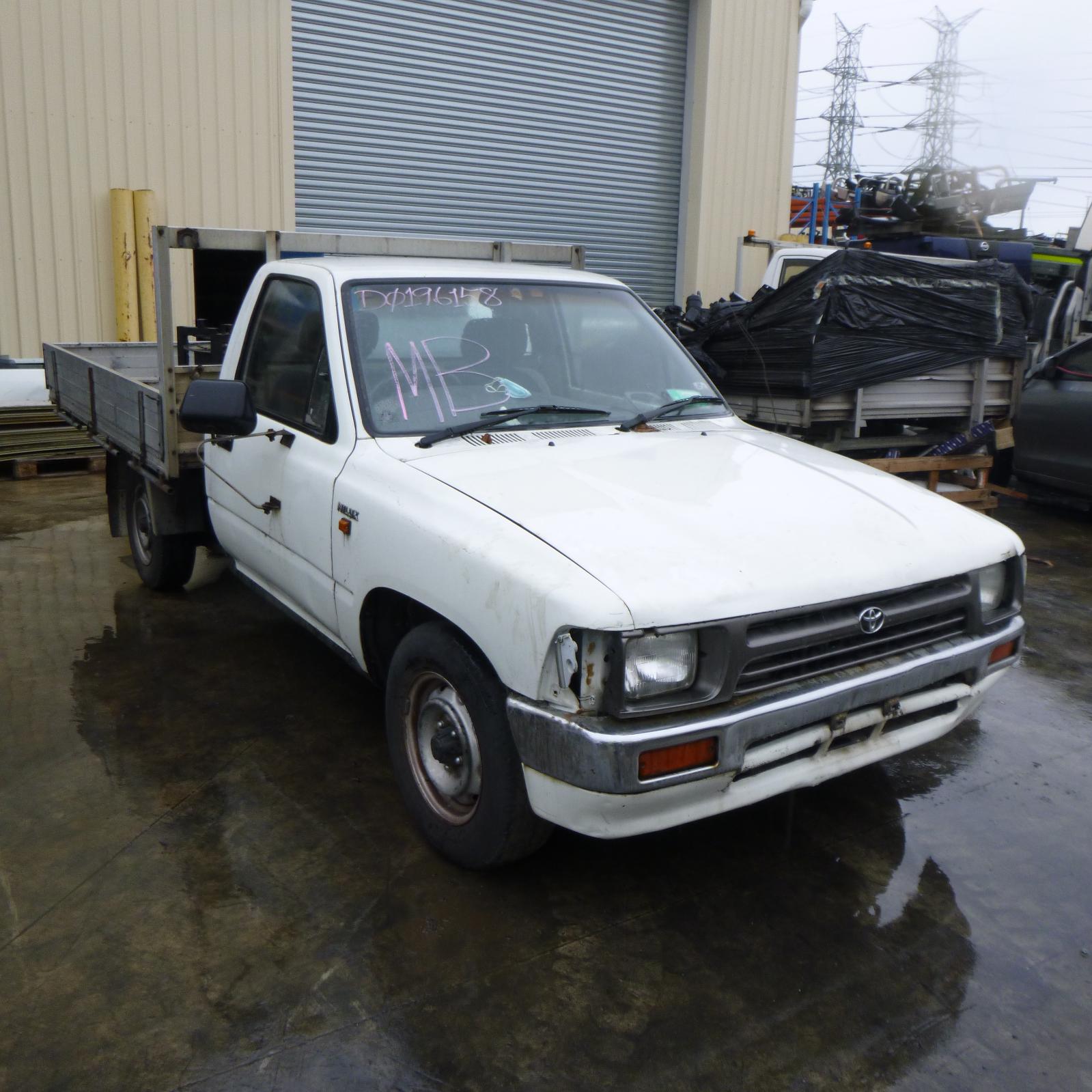 View Auto part Radio/Cd/Dvd/Sat/Tv Toyota Hilux 1995