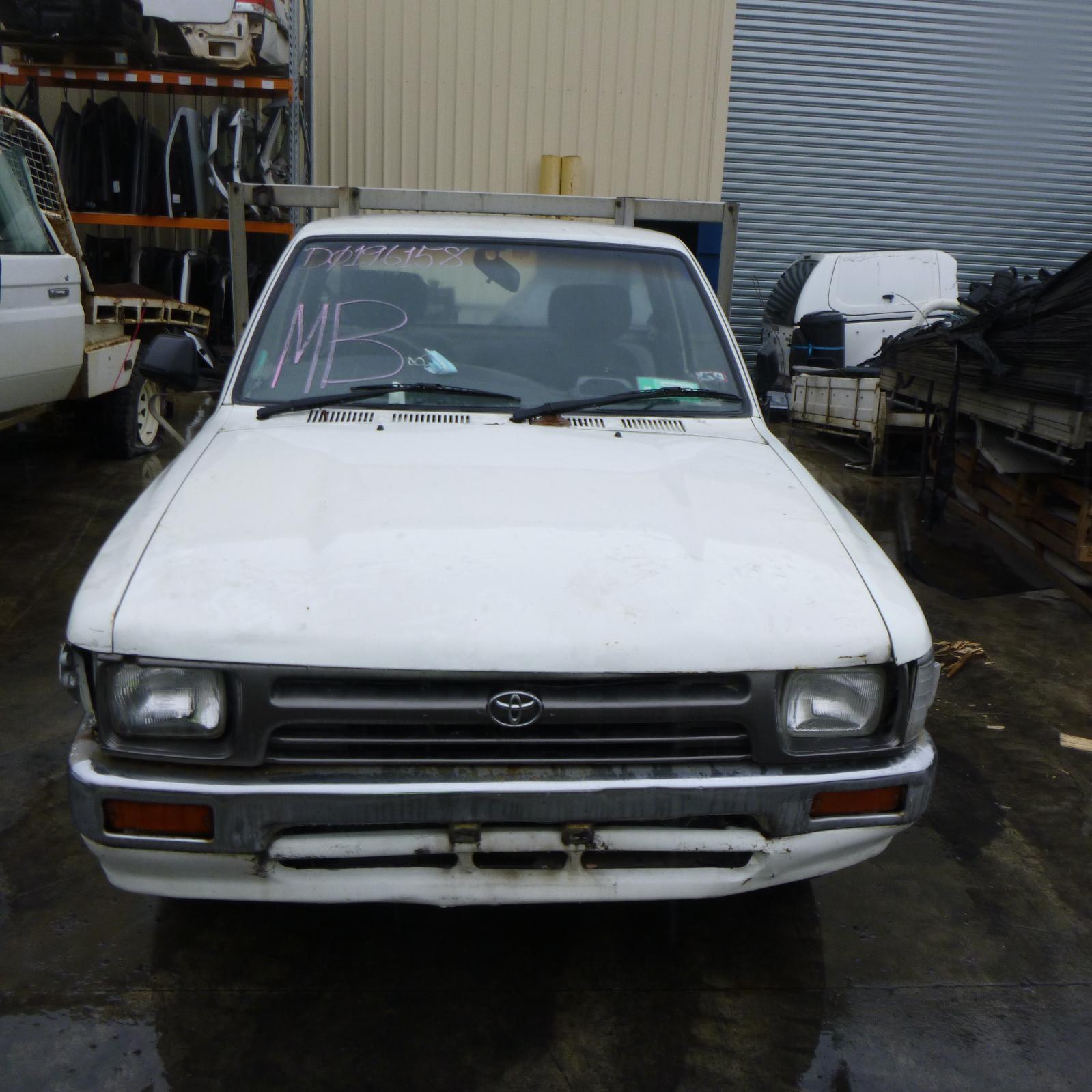 View Auto part Radio/Cd/Dvd/Sat/Tv Toyota Hilux 1995