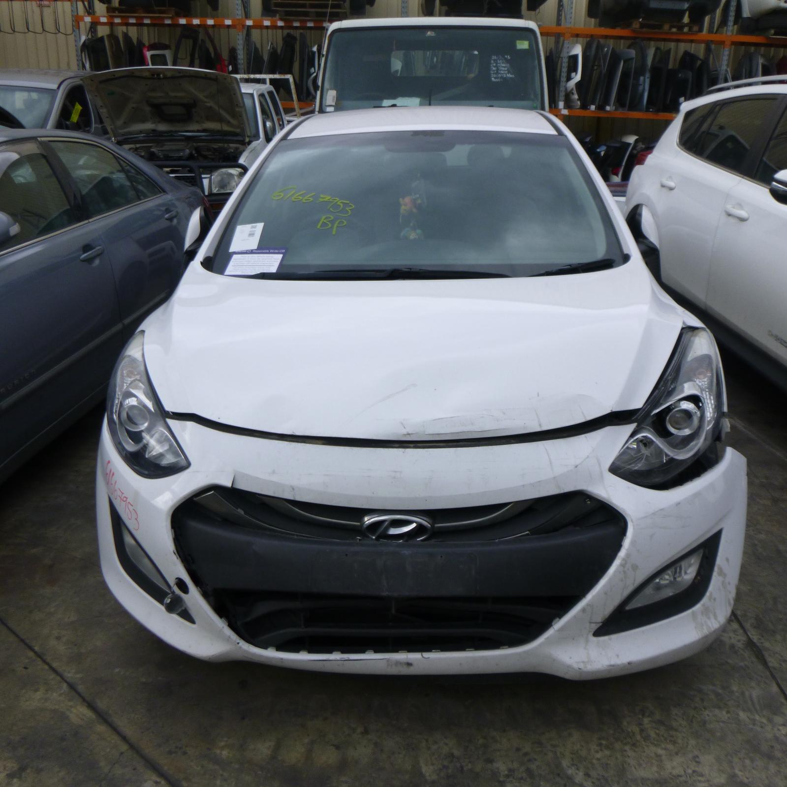View Auto part Fuel Door / Filler Hyundai I30 2014