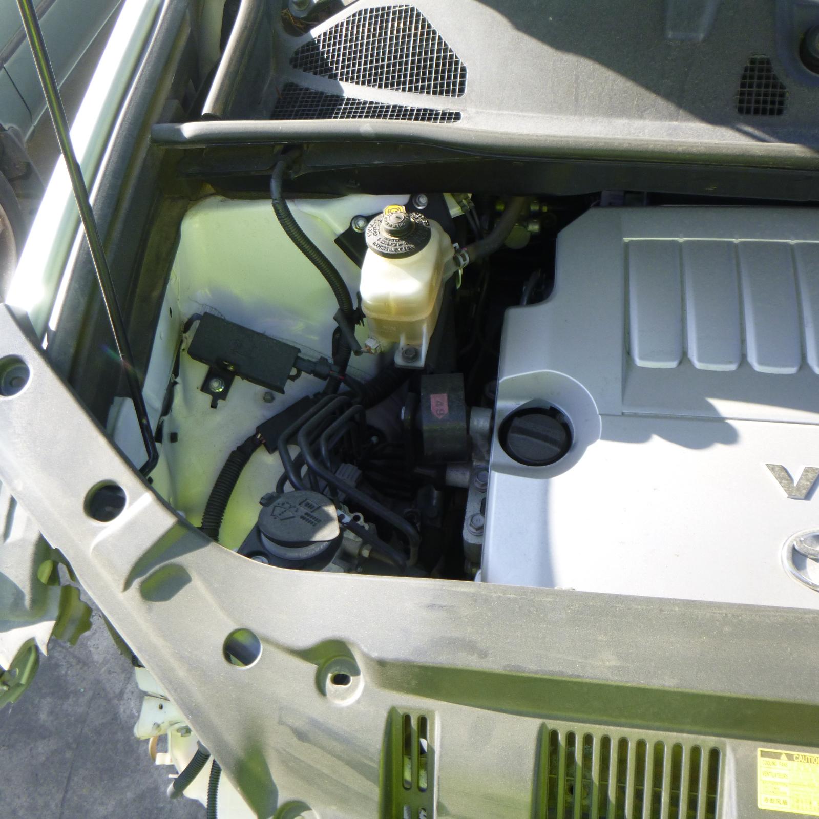 View Auto part Door/Boot/Gate Lock Toyota Kluger 2012