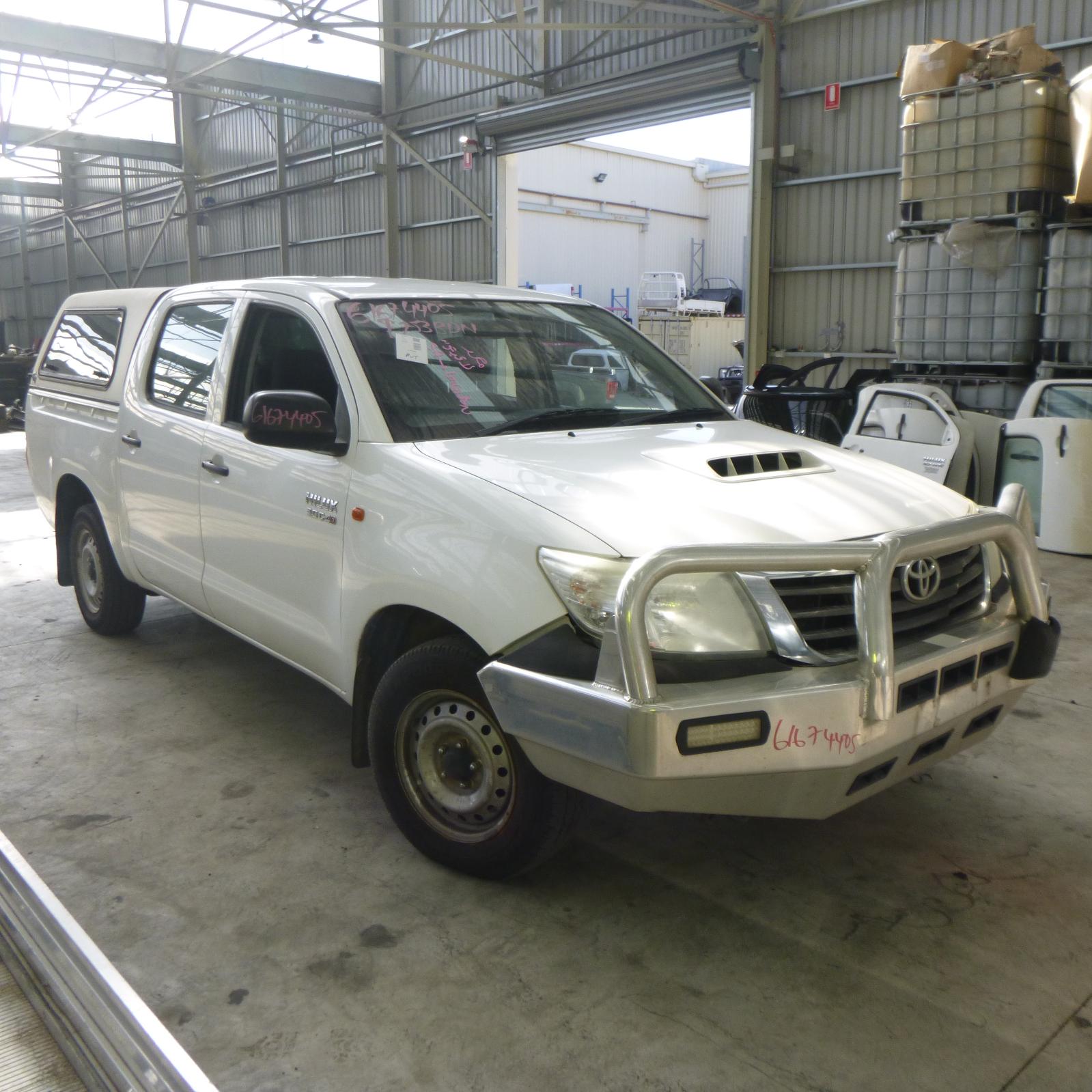 View Auto part Fuel Pump Toyota Hilux 2014