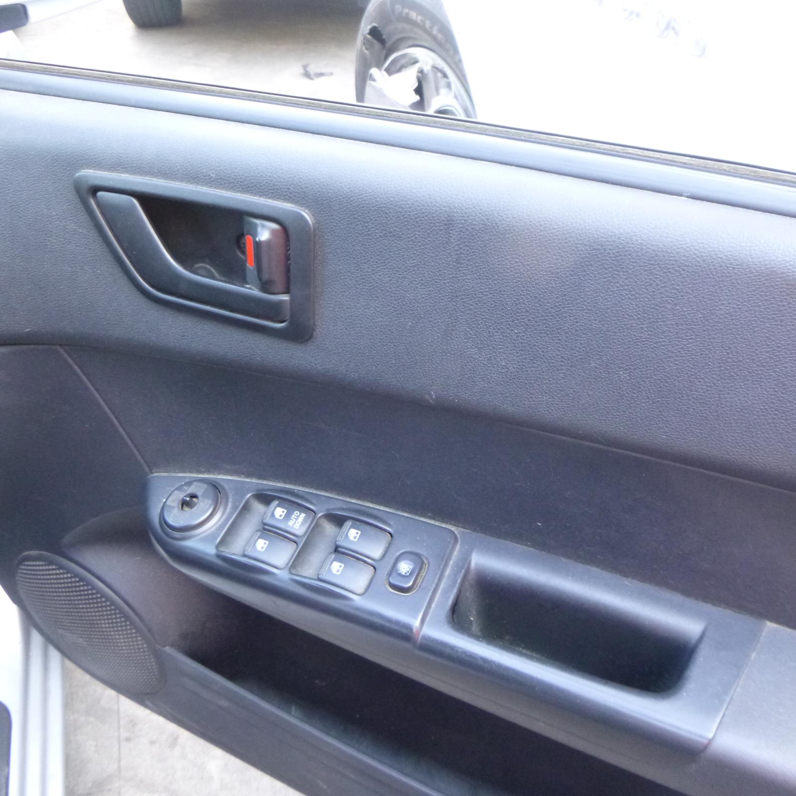 View Auto part Hatch Strut Hyundai Getz 2010