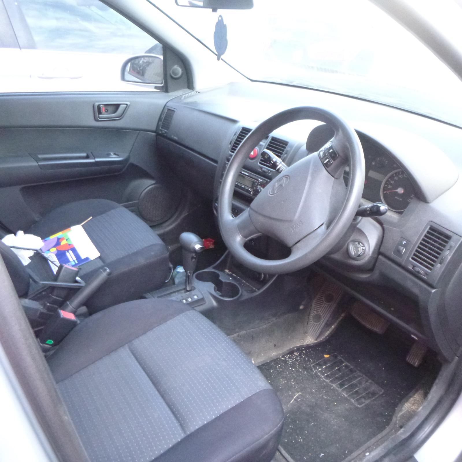 View Auto part Grab Handle Hyundai Getz 2010