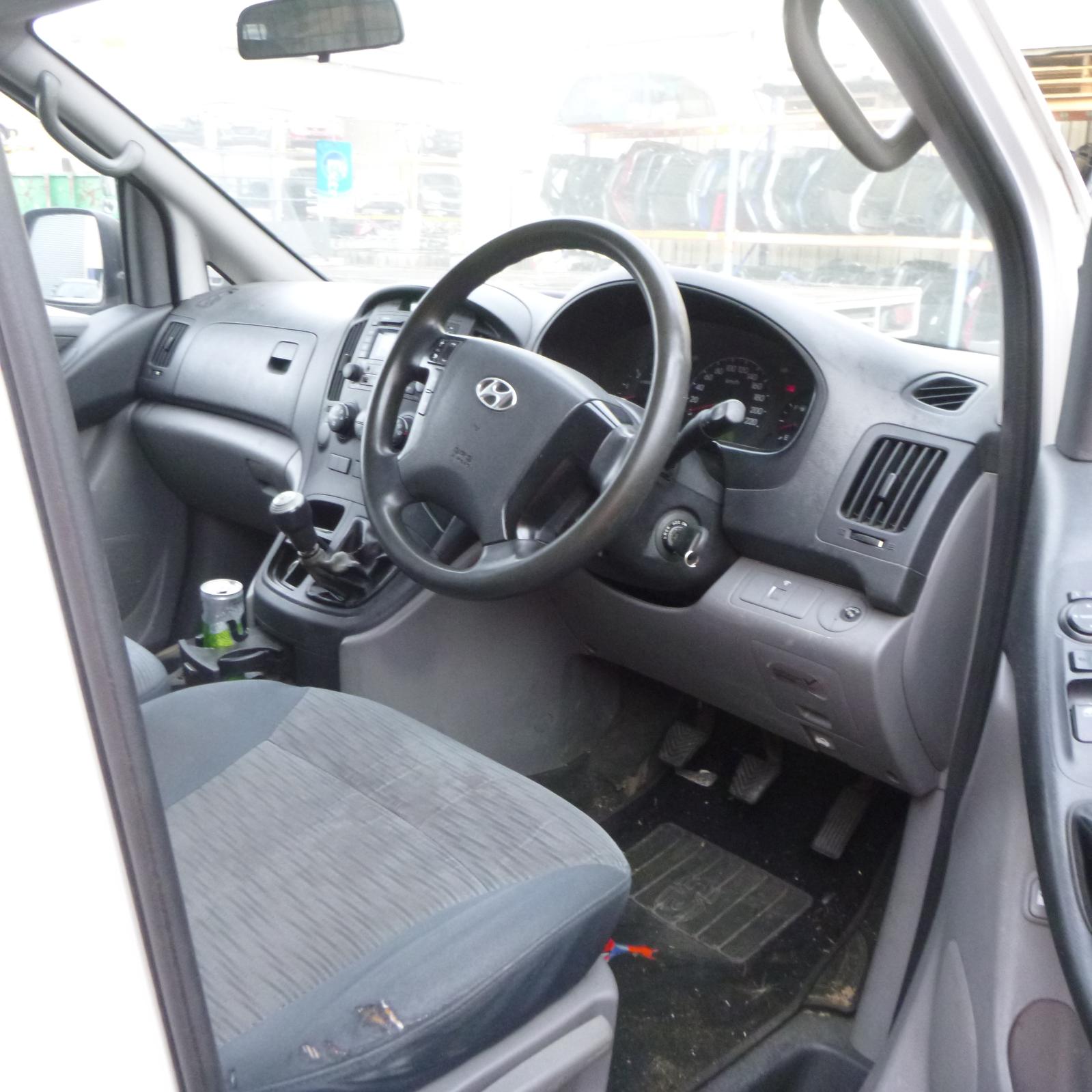 View Auto part Pwr Dr Wind Switch Hyundai Iload/imax 2011