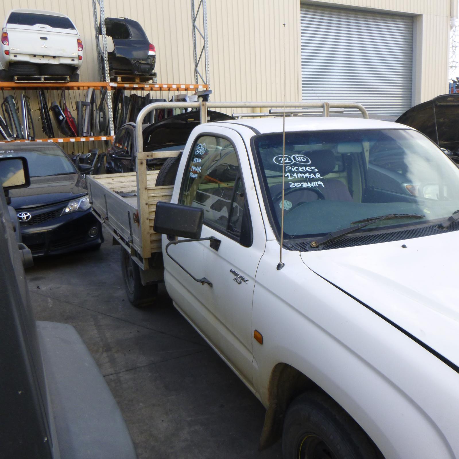 View Auto part Radio/Cd/Dvd/Sat/Tv Toyota Hilux 1999