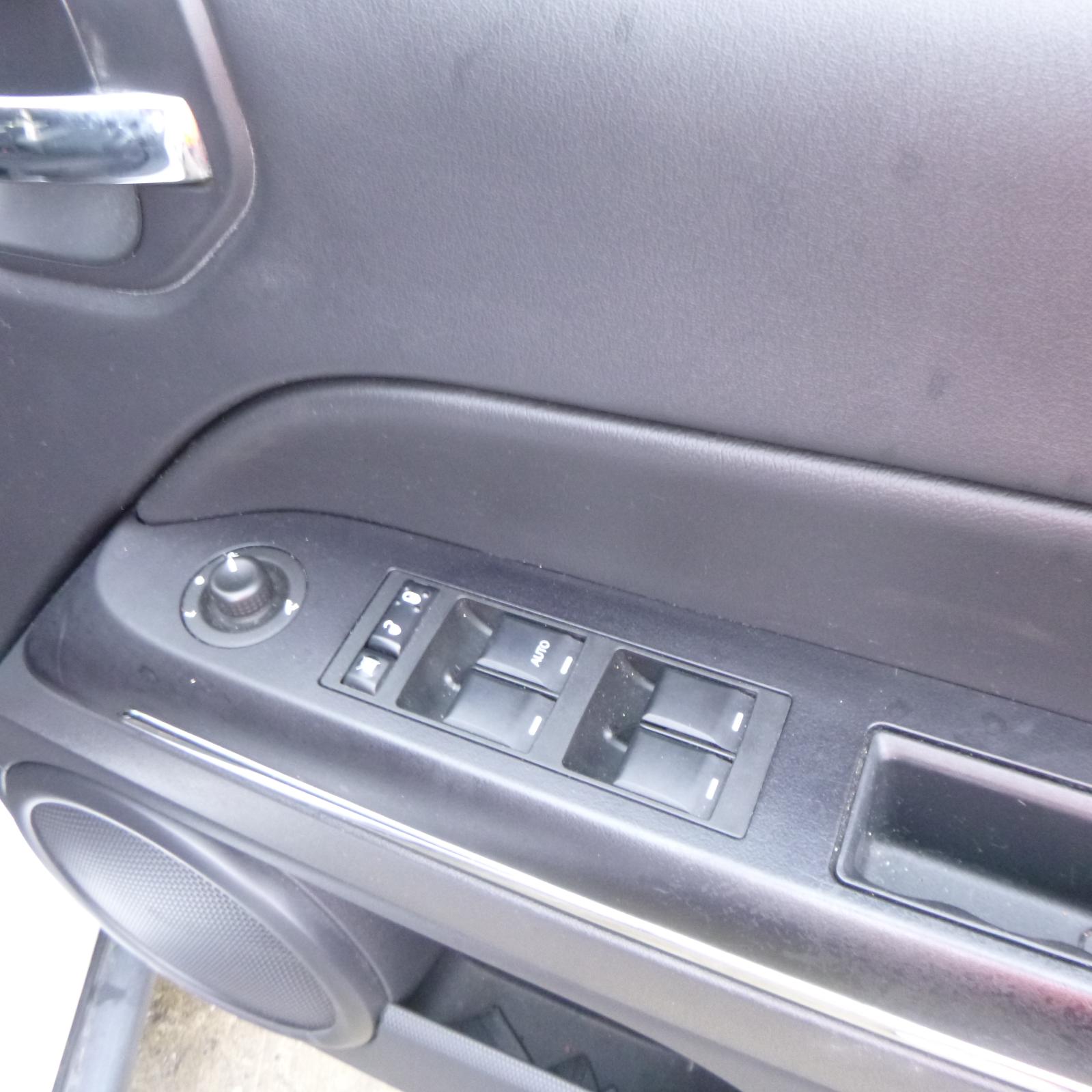 View Auto part Side Step/Skirt Jeep Patriot 2016