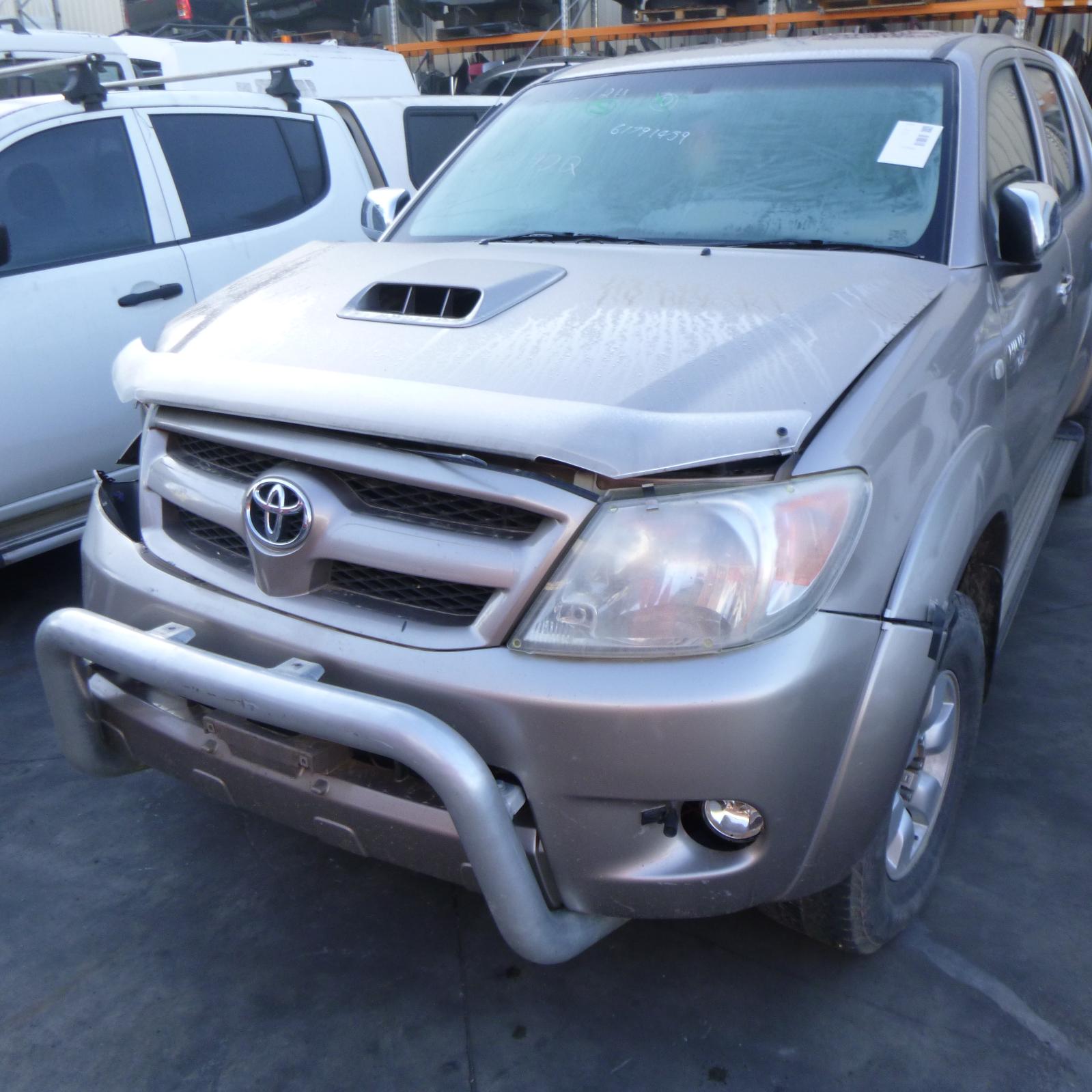 View Auto part Jack/Tool Kit Toyota Hilux 2006