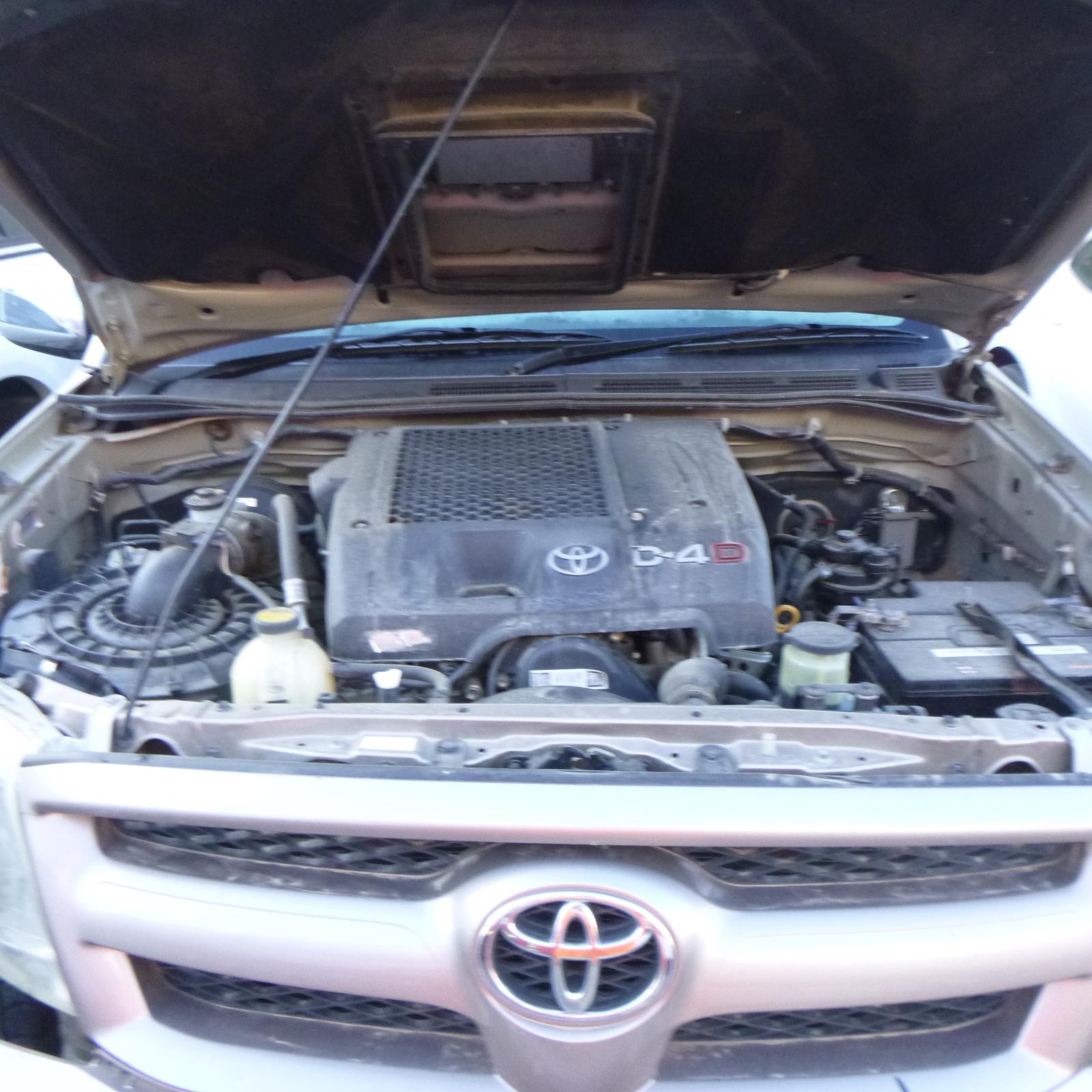 View Auto part Jack/Tool Kit Toyota Hilux 2006