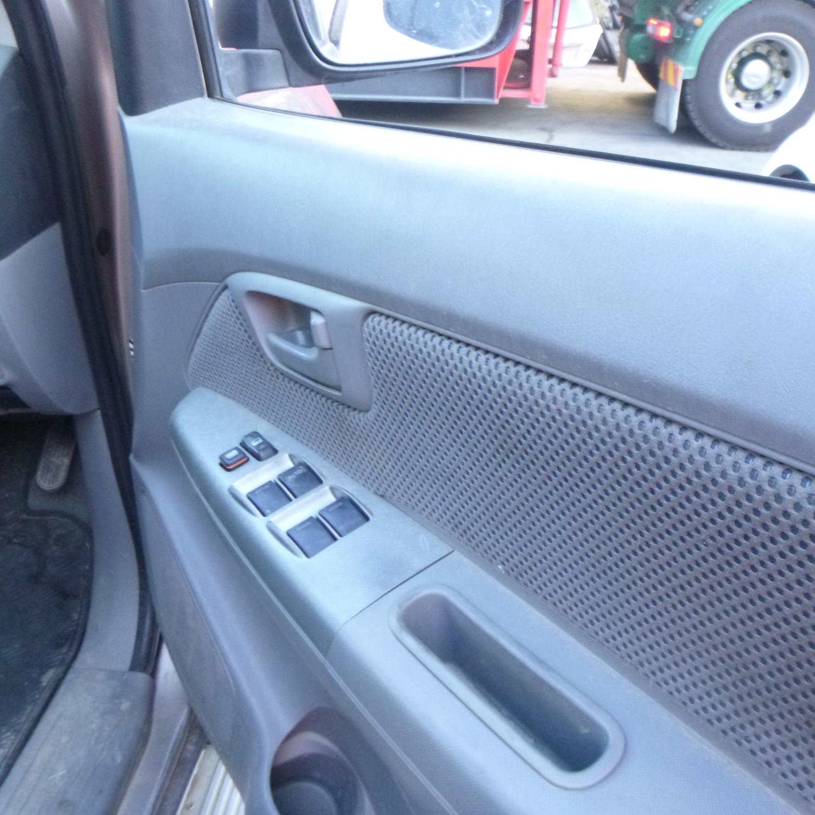 View Auto part Carpet Toyota Hilux 2006