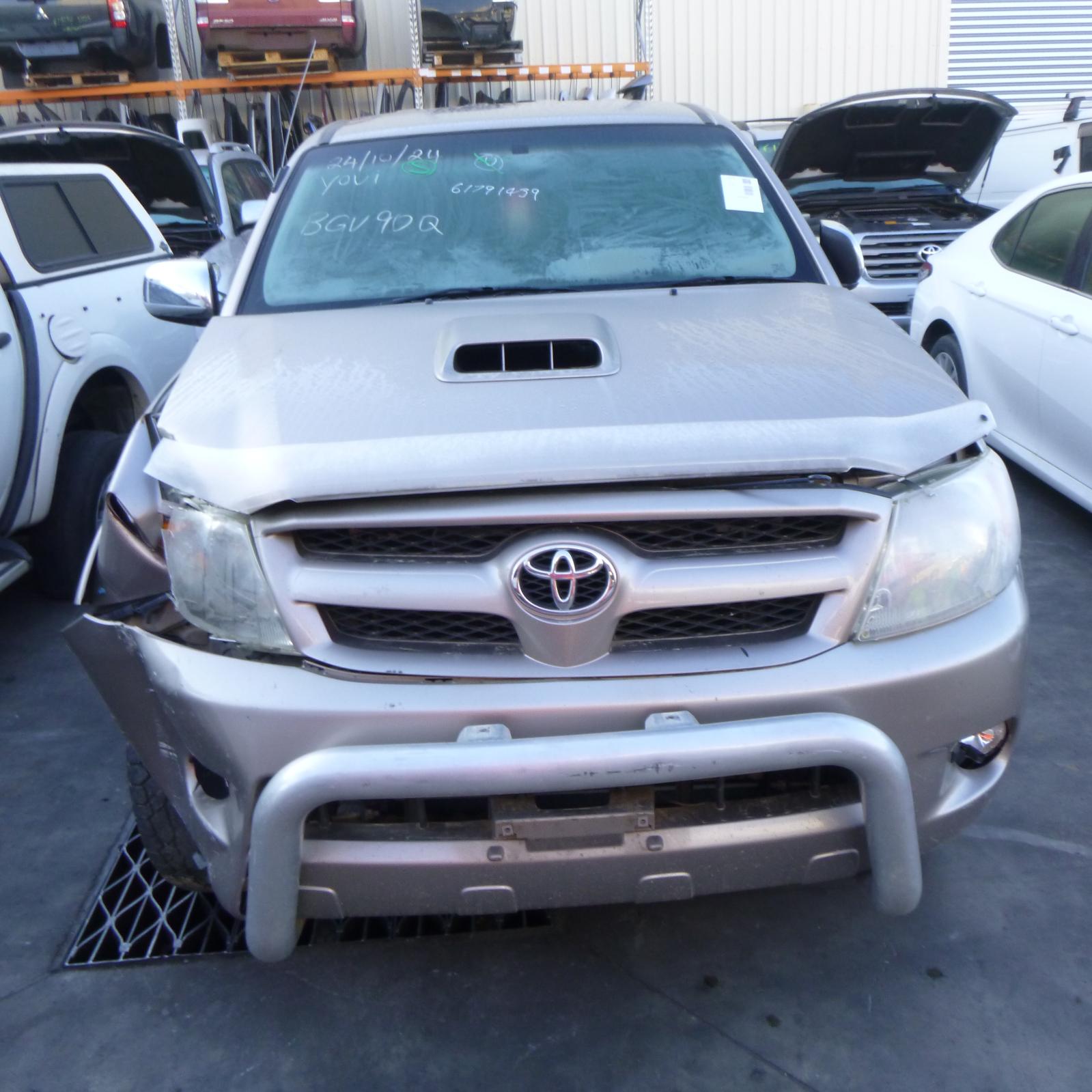 View Auto part Jack/Tool Kit Toyota Hilux 2006