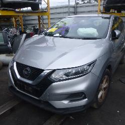 View Auto part Headrest Nissan Qashqai 2019