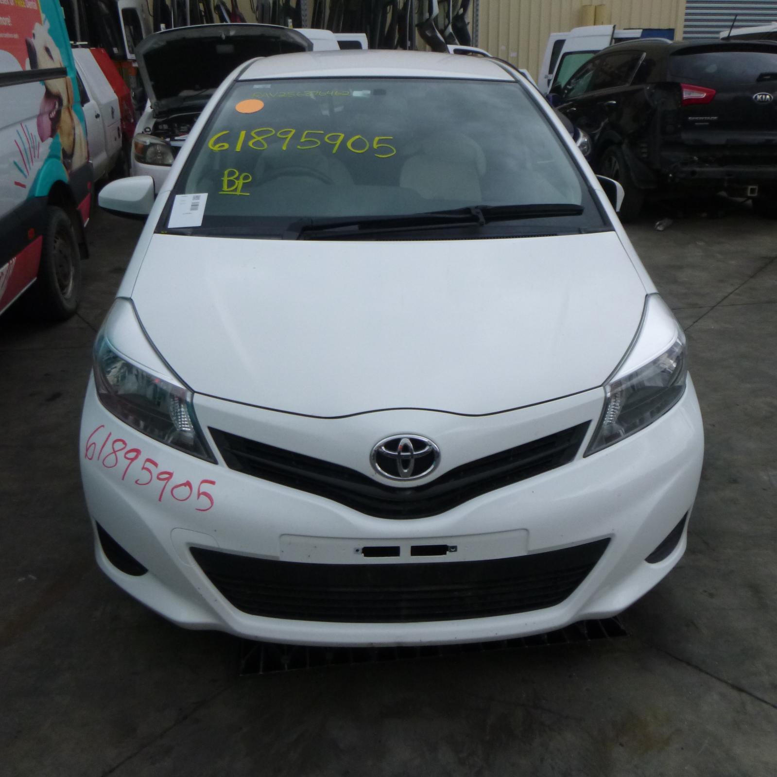 View Auto part Headrest Toyota Yaris 2014