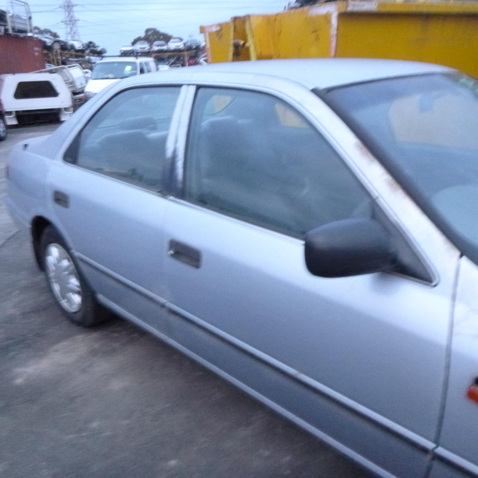 View Auto part Left Door Mirror Toyota Camry 2000