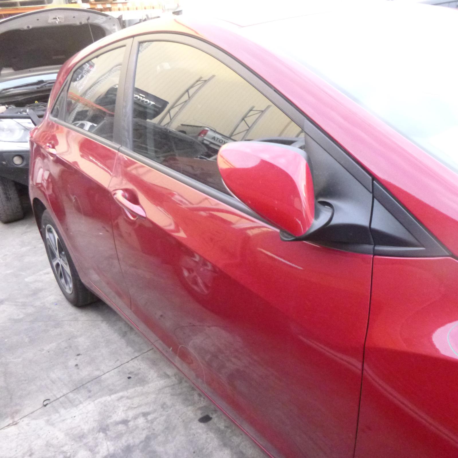 View Auto part Rear Garnish Hyundai I30 2015