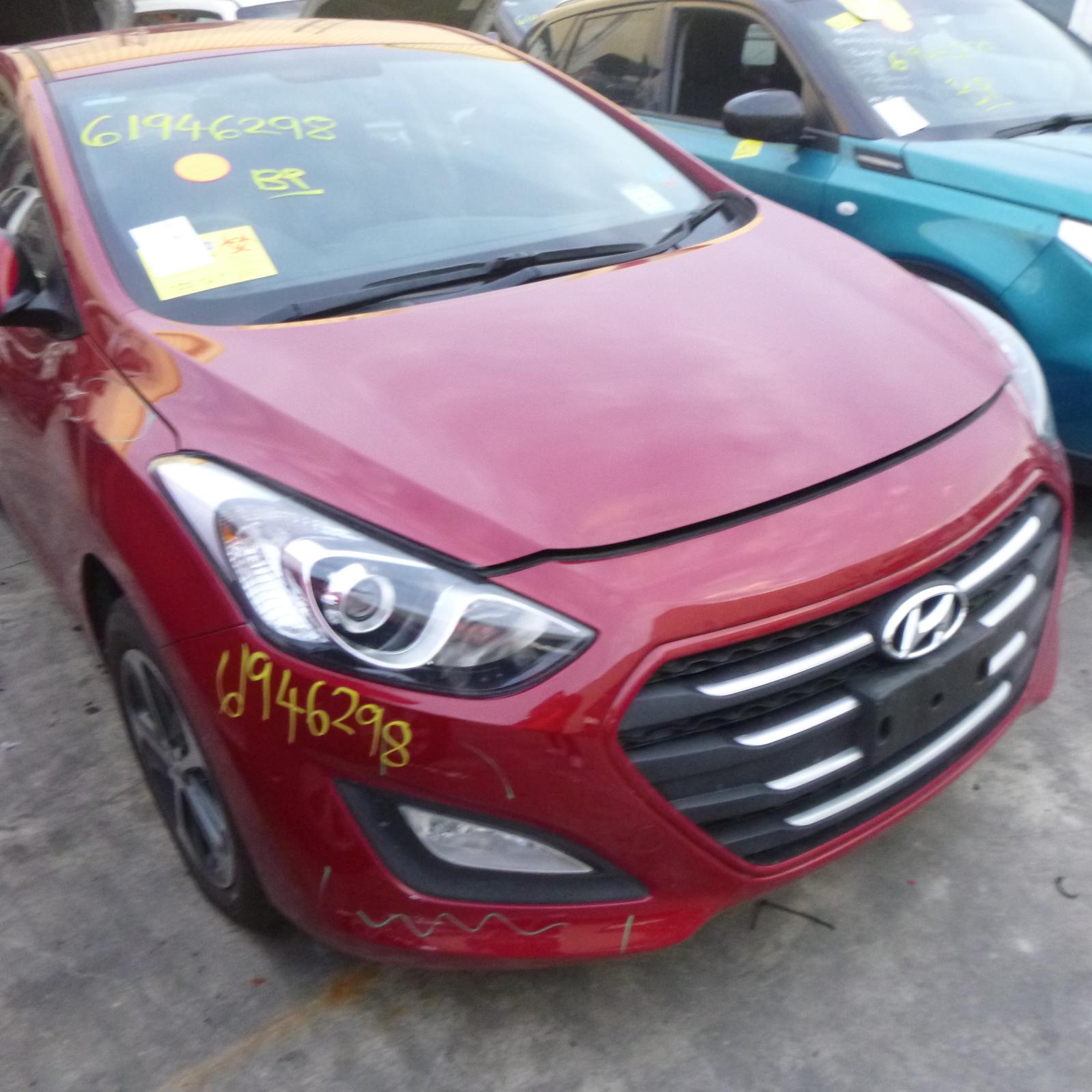 View Auto part Rear Garnish Hyundai I30 2015