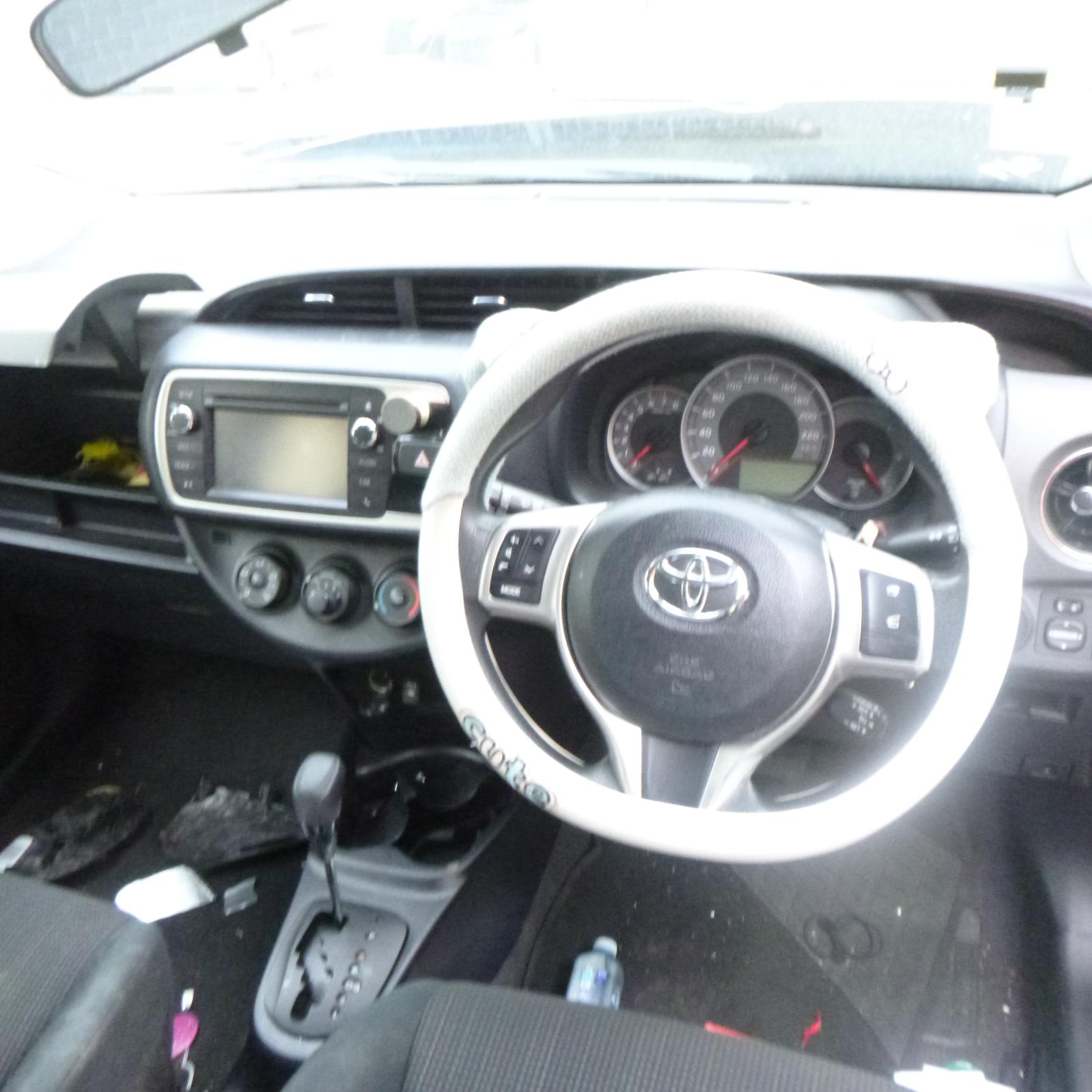 View Auto part Left Taillight Toyota Yaris 2016