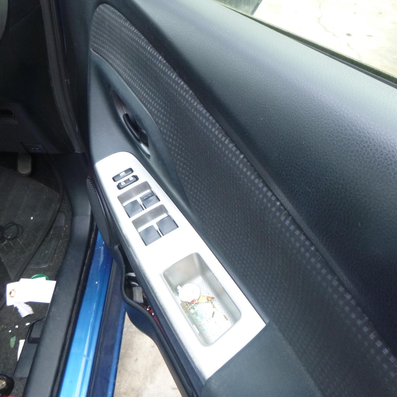 View Auto part Left Taillight Toyota Yaris 2016