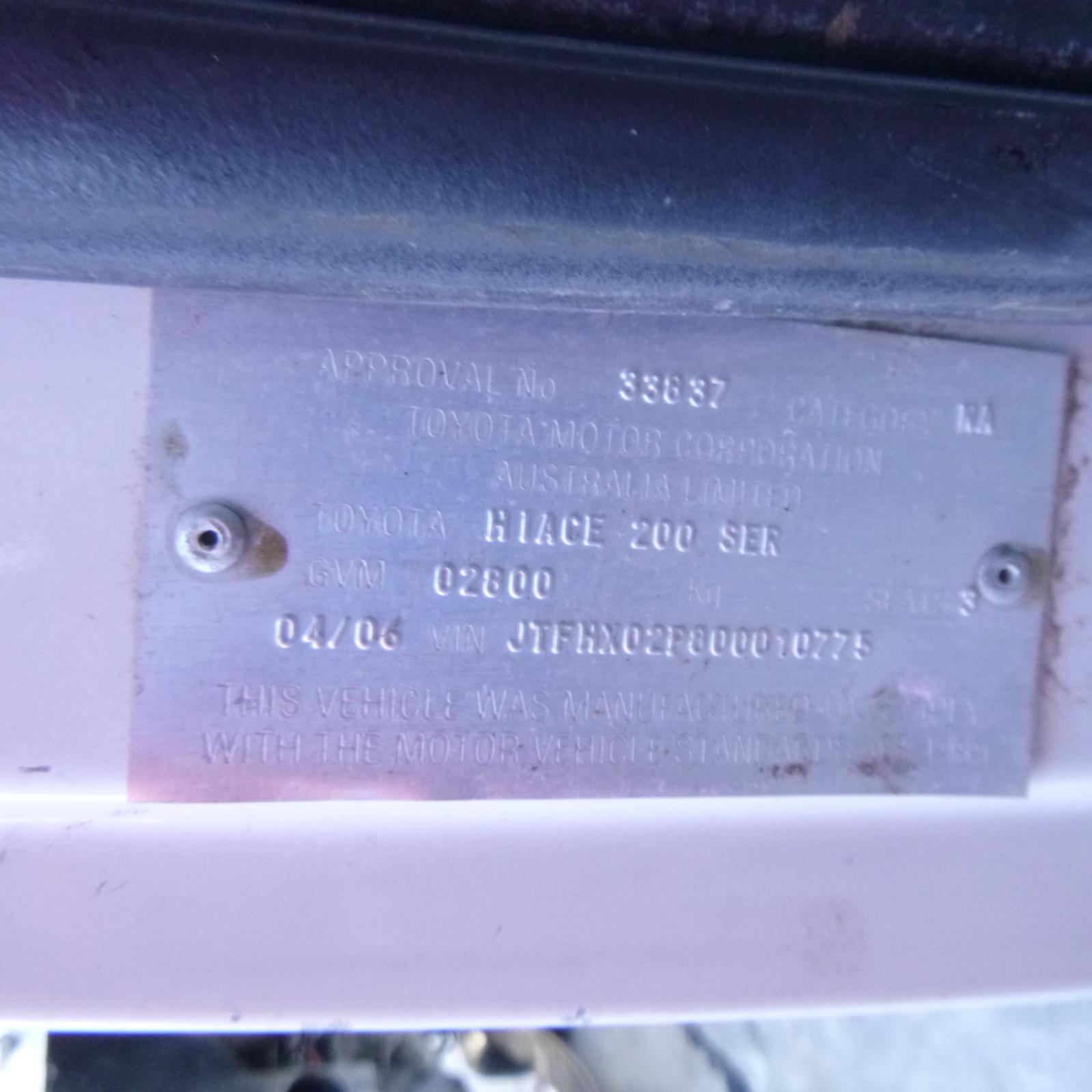 Instrument Cluster Hiace Toyota 2006