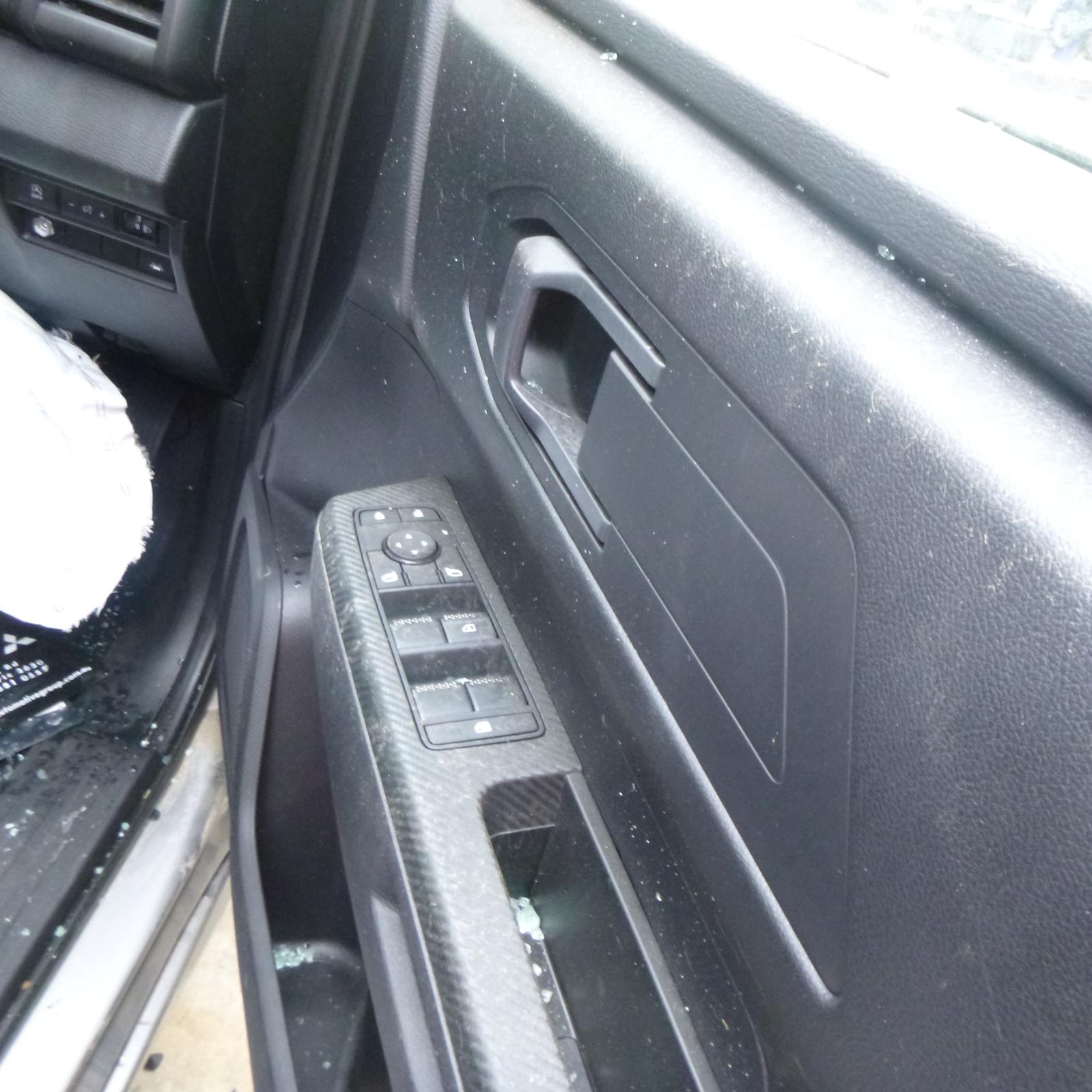 View Auto part Seatbelt/Stalk Mitsubishi Triton 2025