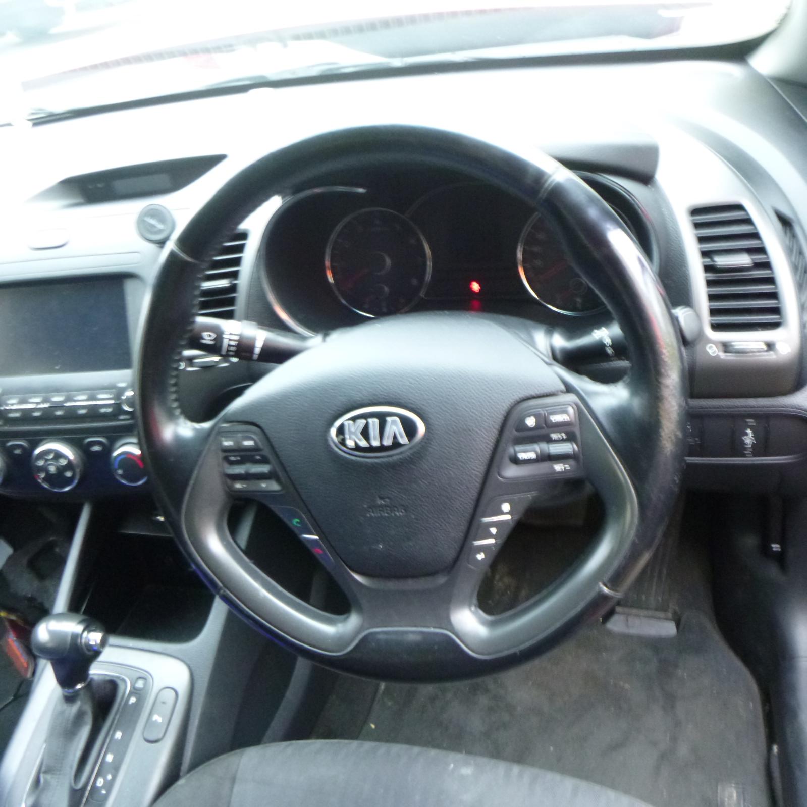 View Auto part Fuel Door / Filler Kia Cerato 2014