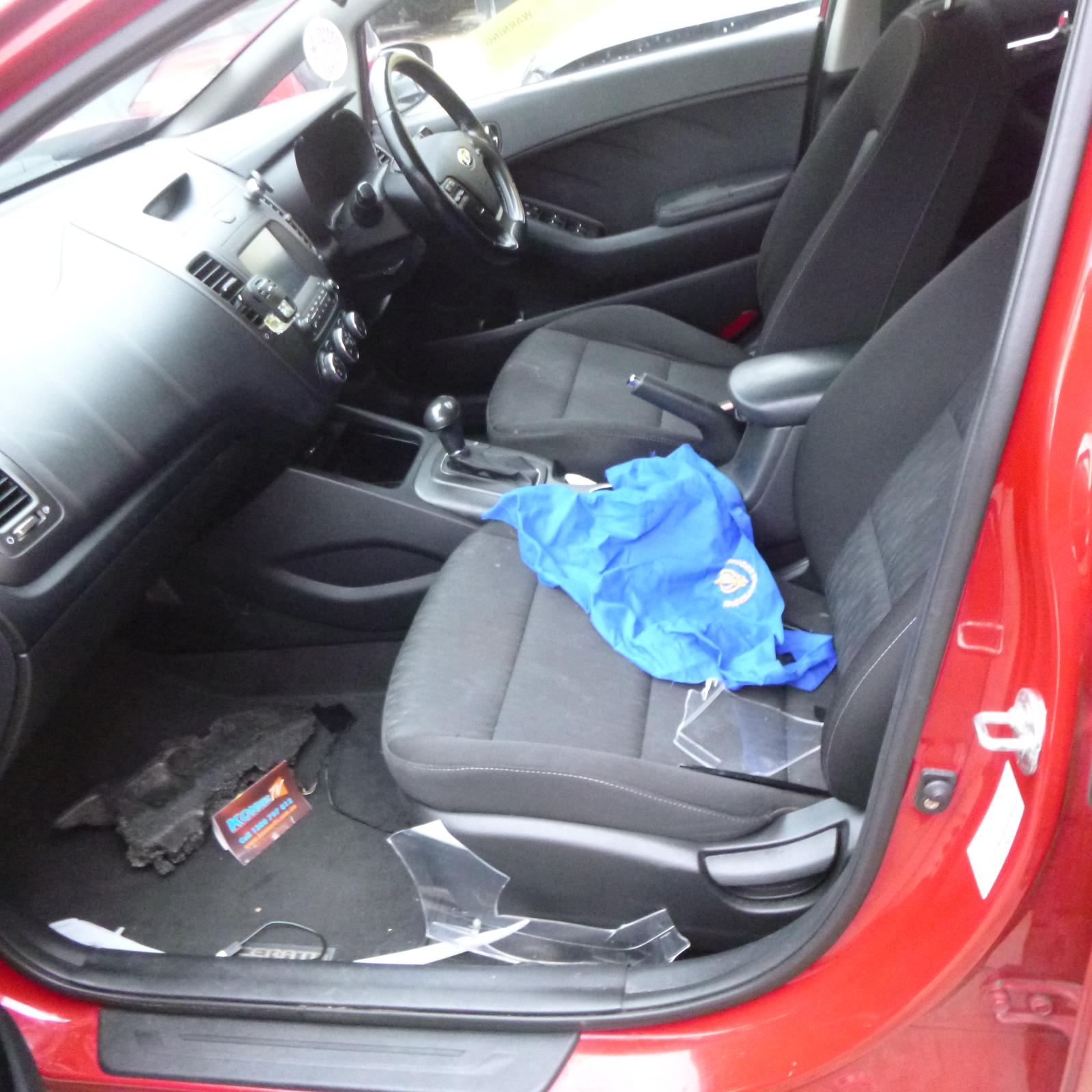 View Auto part Fuel Door / Filler Kia Cerato 2014