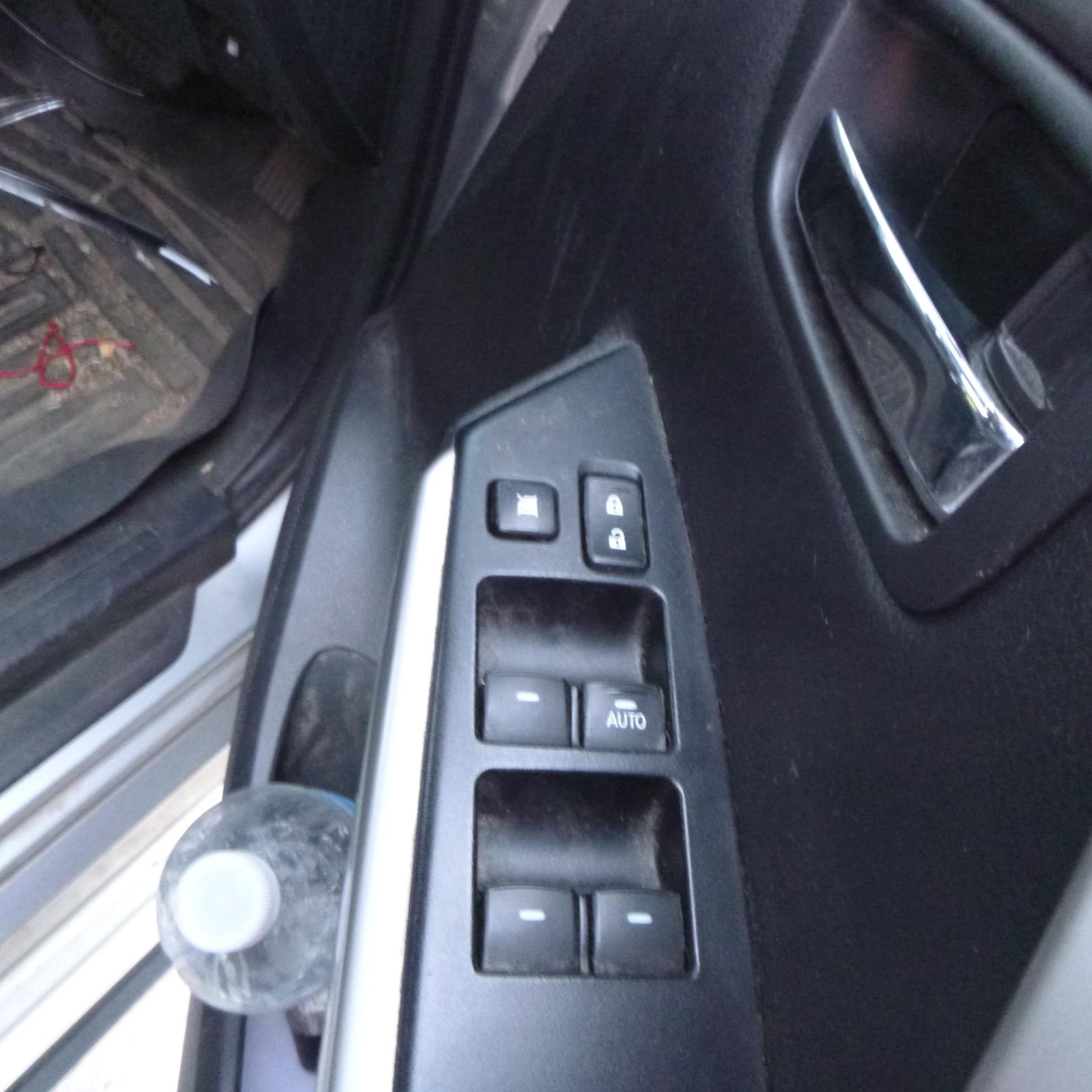View Auto part Mount Mitsubishi Pajero 2018