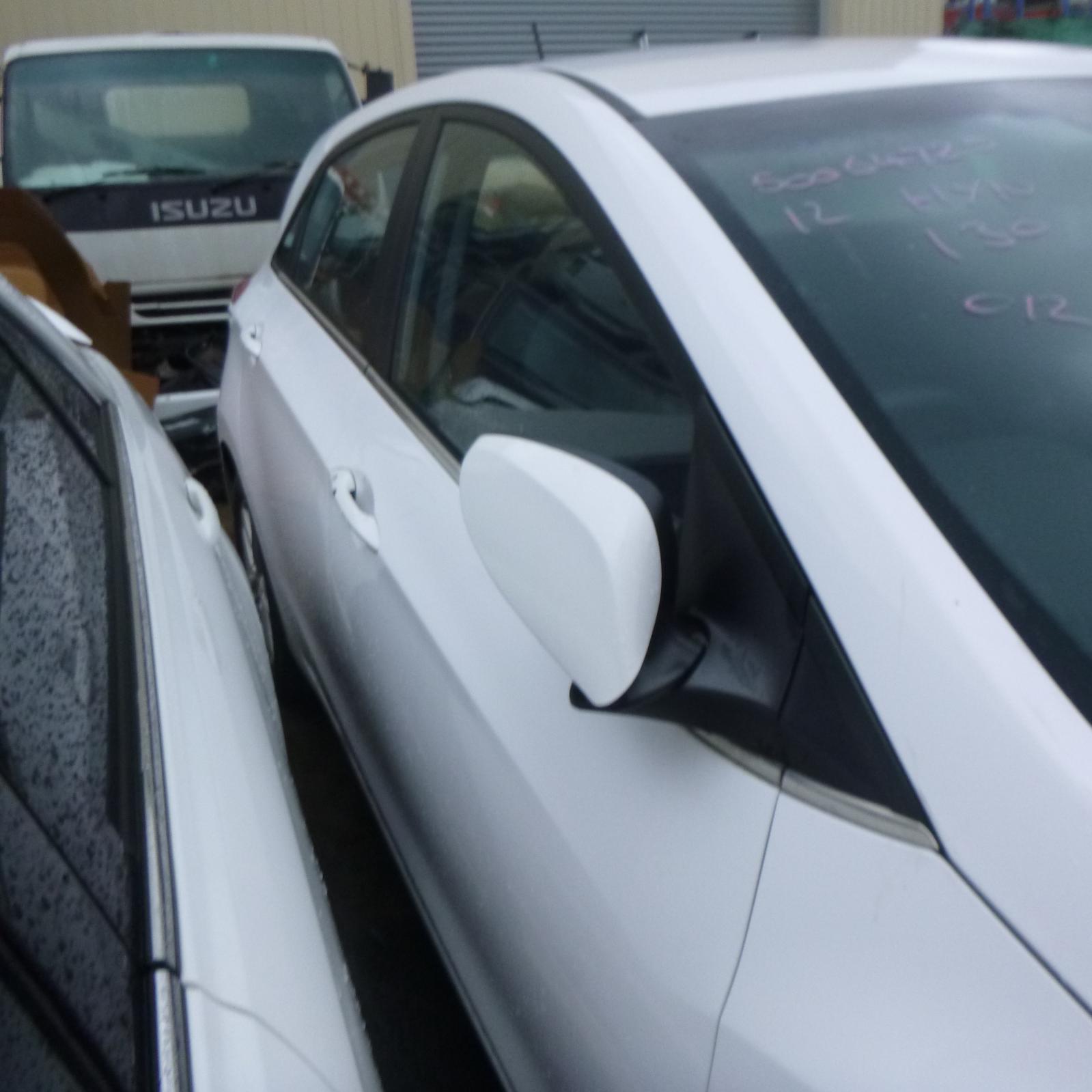 View Auto part Right Rear Wnd Reg/Motor Hyundai I30 2012