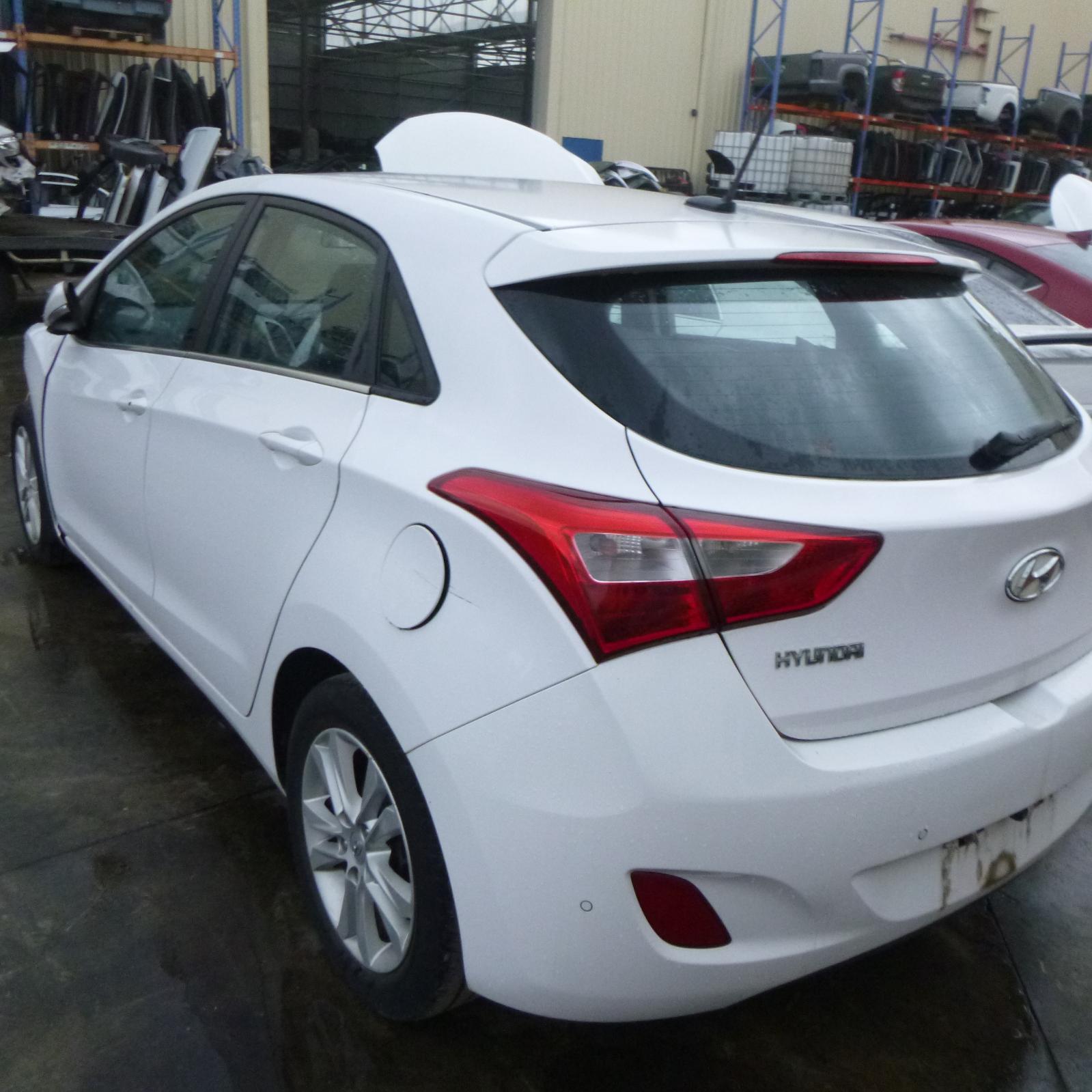 View Auto part Right Rear Wnd Reg/Motor Hyundai I30 2012