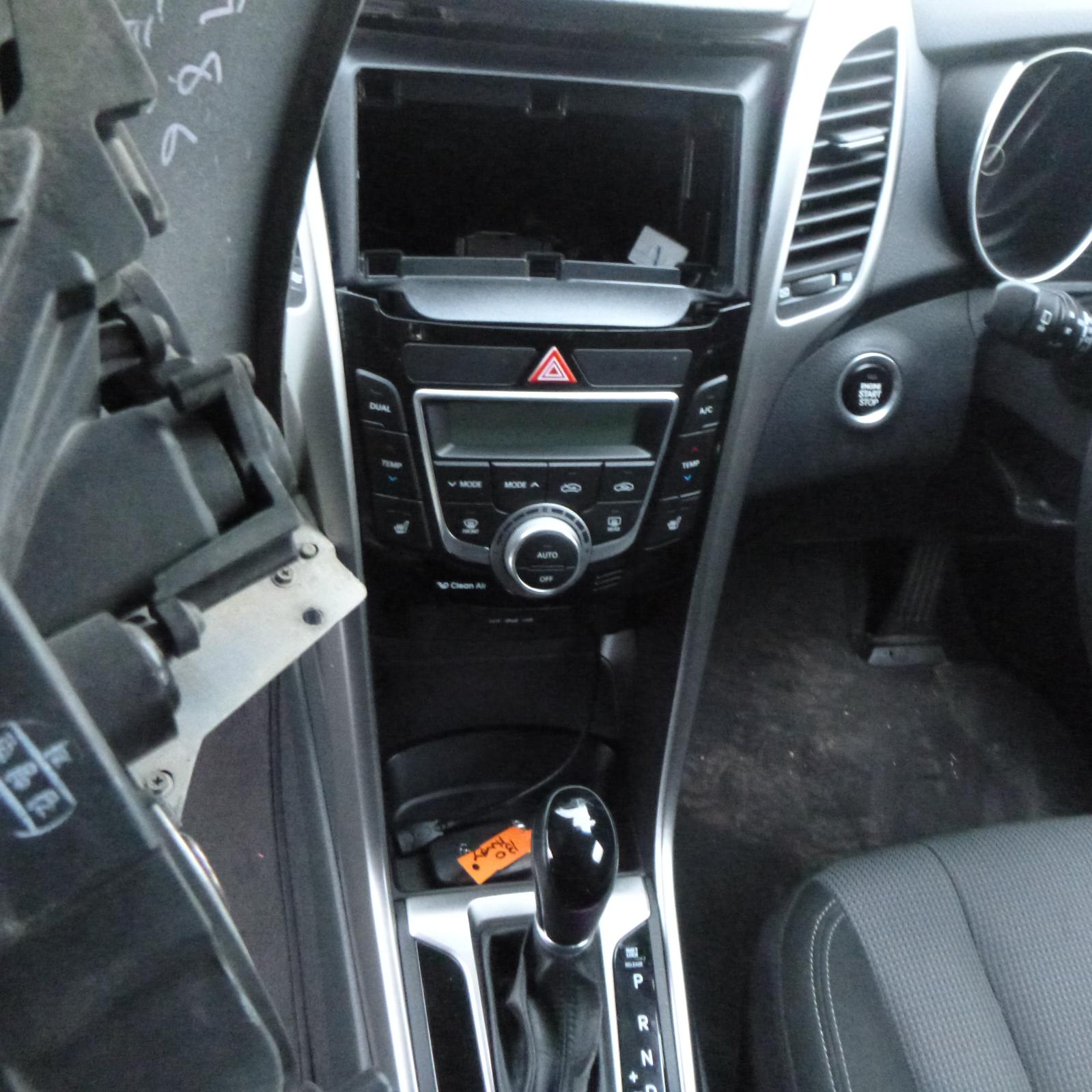 View Auto part Right Rear Wnd Reg/Motor Hyundai I30 2012