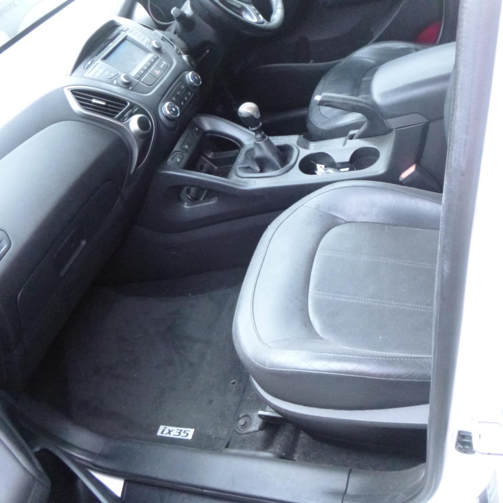 View Auto part Right Front Door Hyundai Ix35 2014