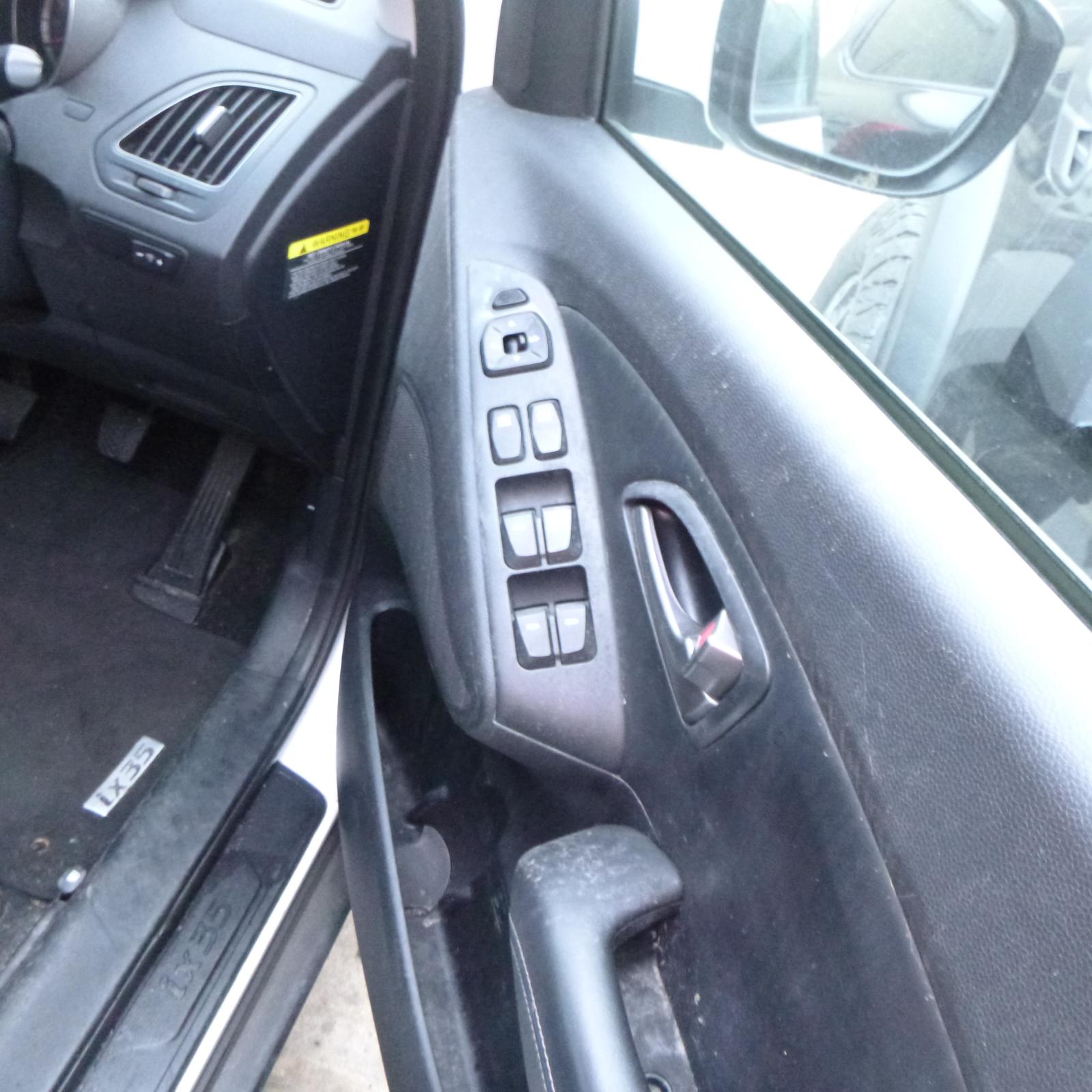 View Auto part Right Front Door Hyundai Ix35 2014