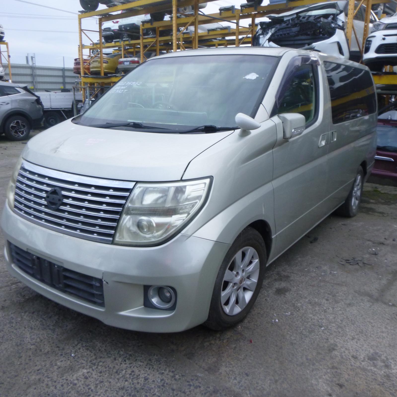 View Auto part Right Headlamp Nissan Elgrand 2007