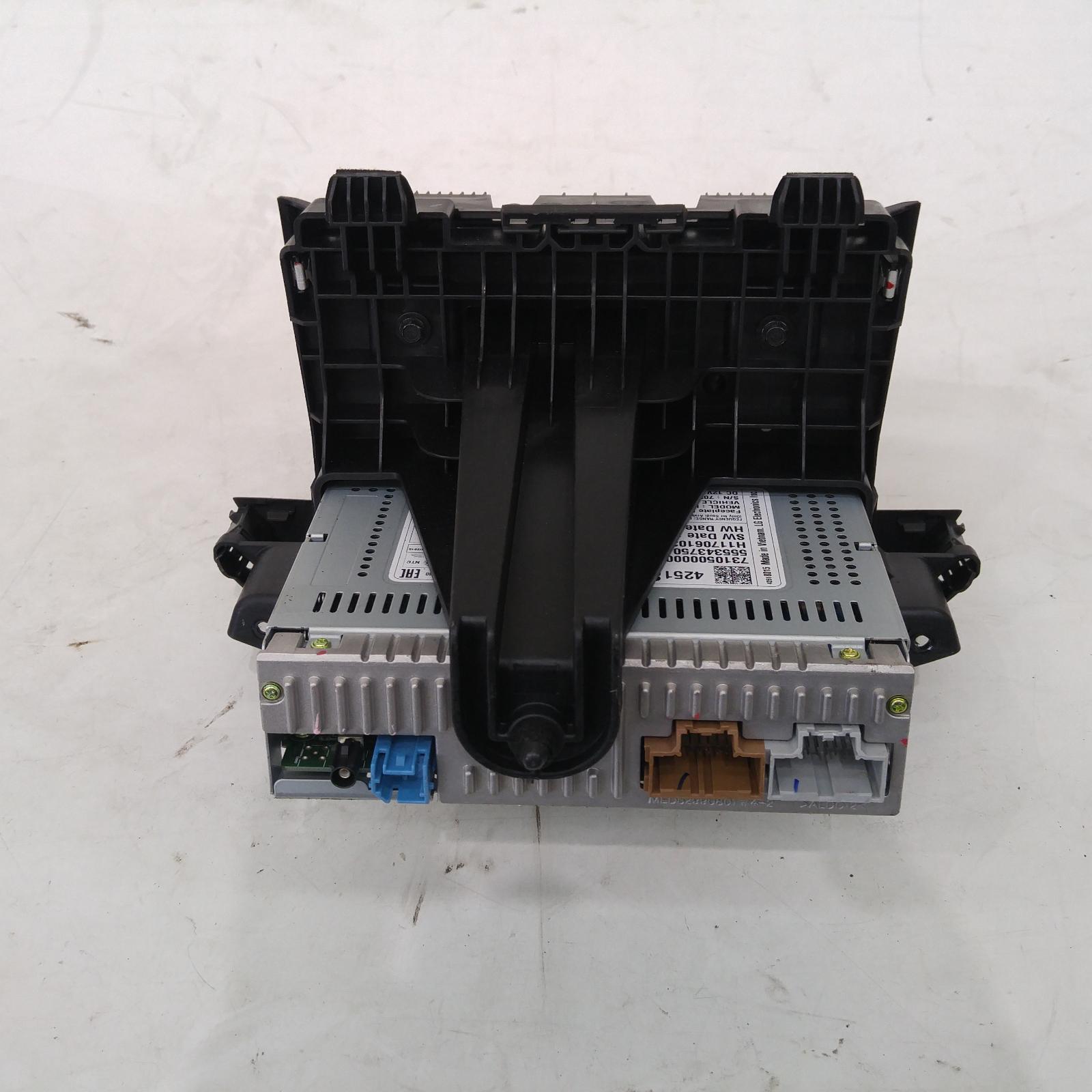 View Auto part Radio/Cd/Dvd/Sat/Tv Holden Trax 2017