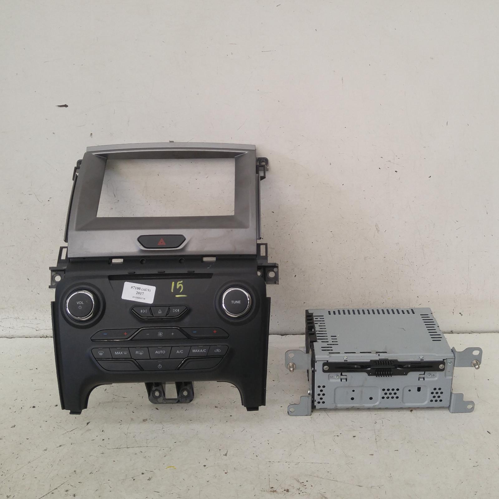 View Auto part Radio/Cd/Dvd/Sat/Tv Ford Everest 2017
