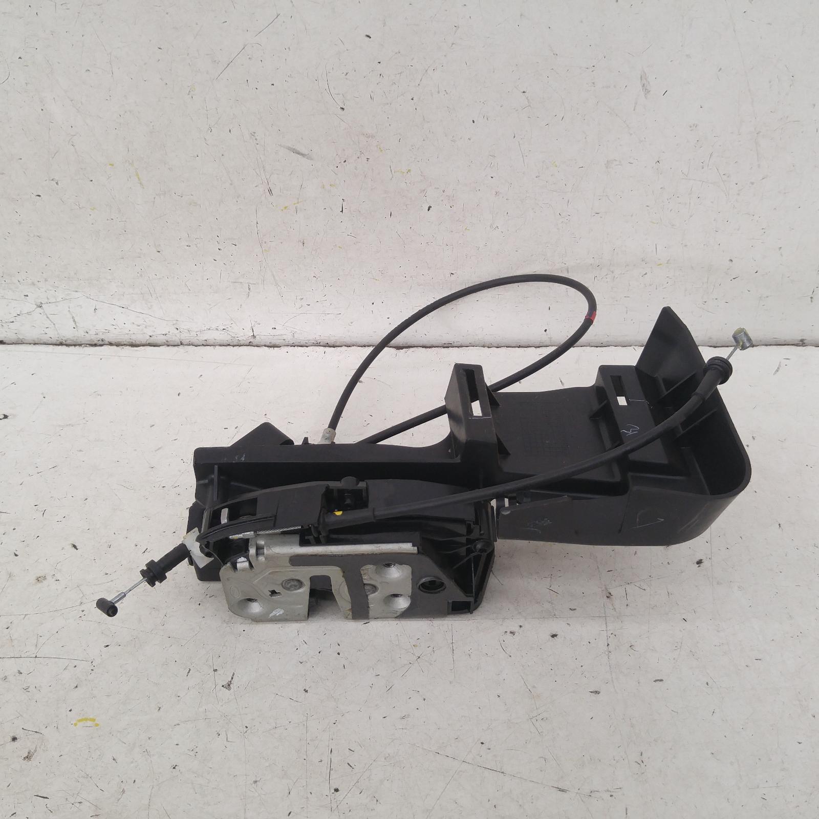 View Auto part Door/Boot/Gate Lock Ford Everest 2017