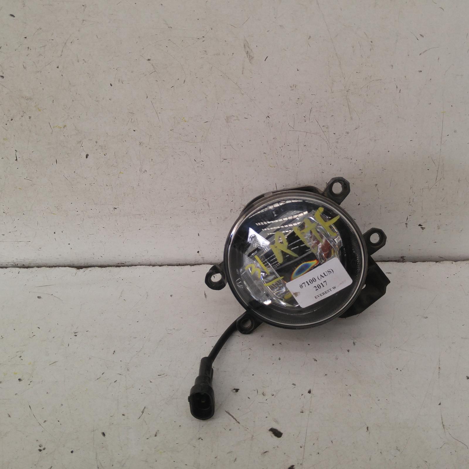 View Auto part Right Indicator/Fog/Side Ford Everest 2017