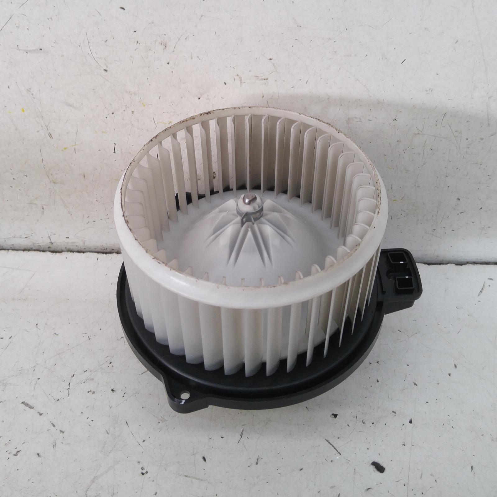 View Auto part Heater Fan Motor Kia Sportage 2018